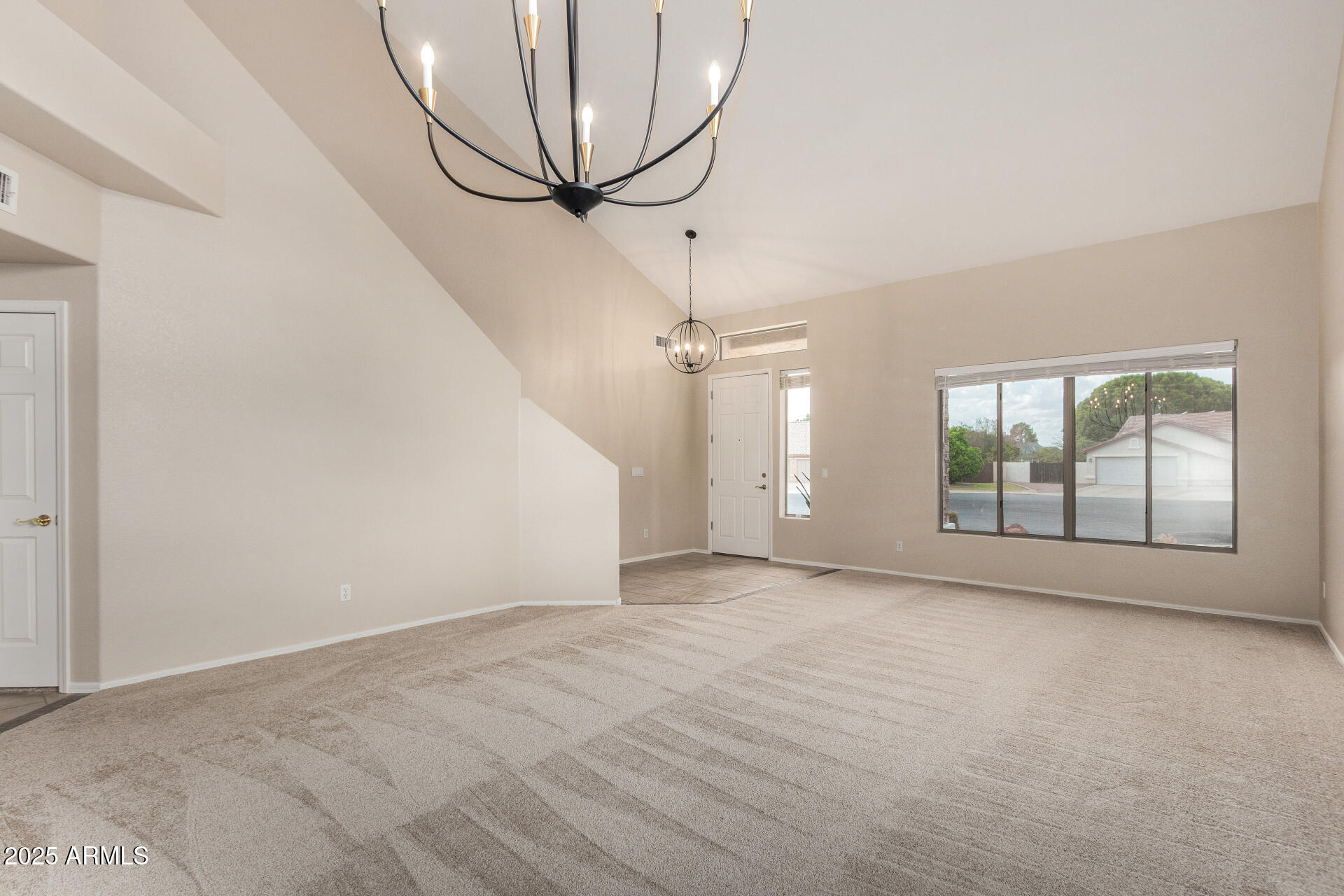 2143 N CHESTNUT Circle