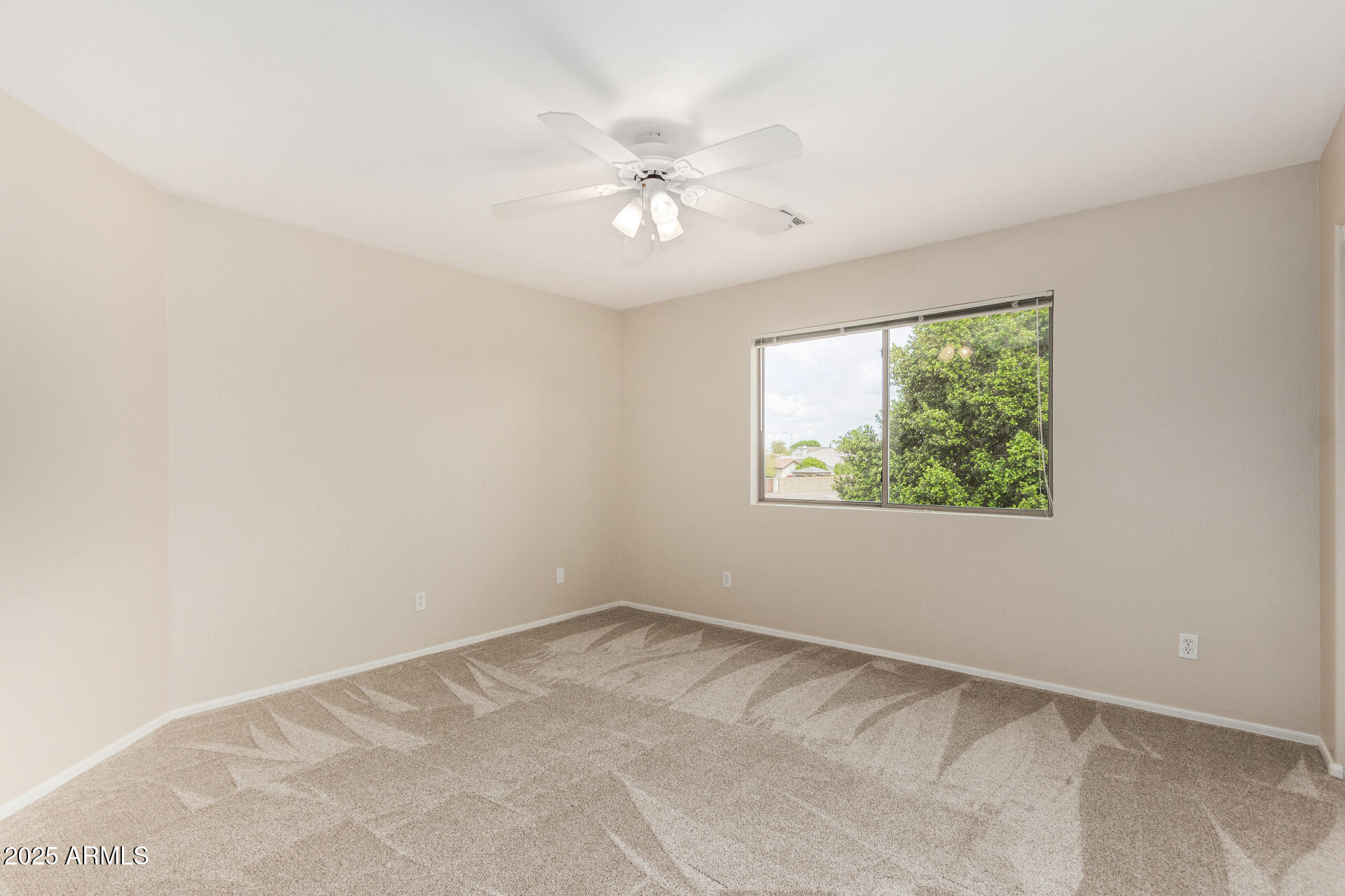 2143 N CHESTNUT Circle