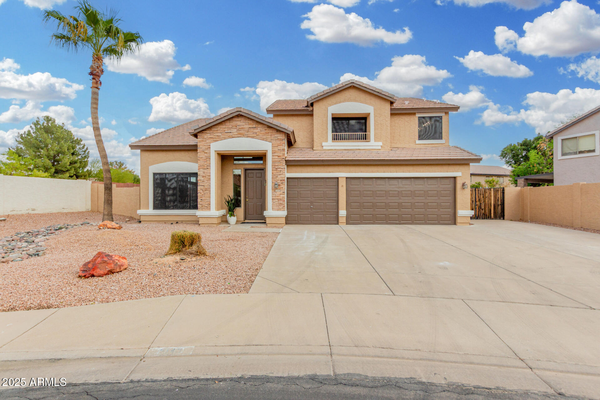 2143 N CHESTNUT Circle