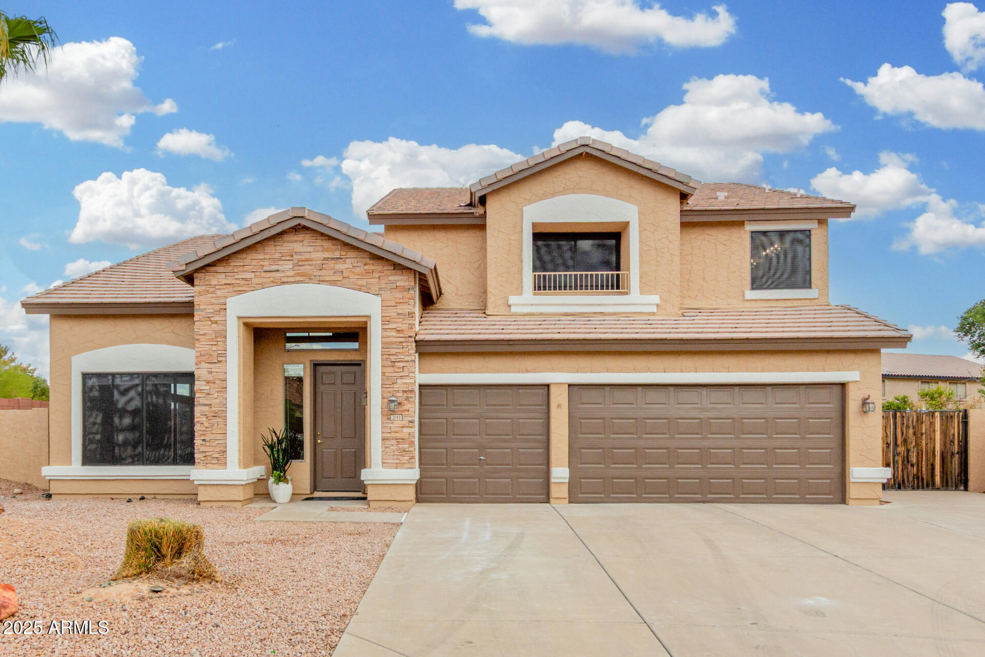 2143 N CHESTNUT Circle