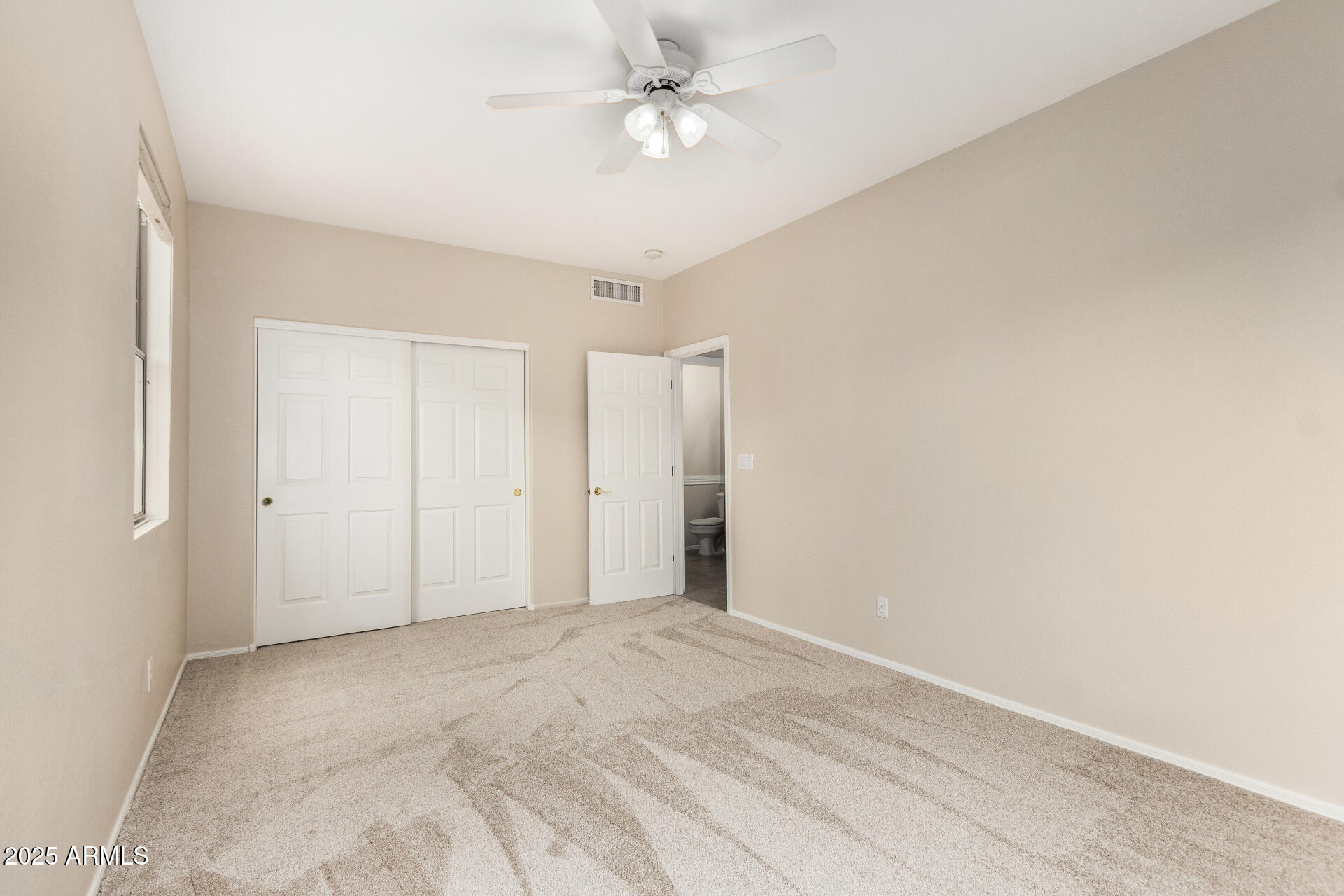 2143 N CHESTNUT Circle