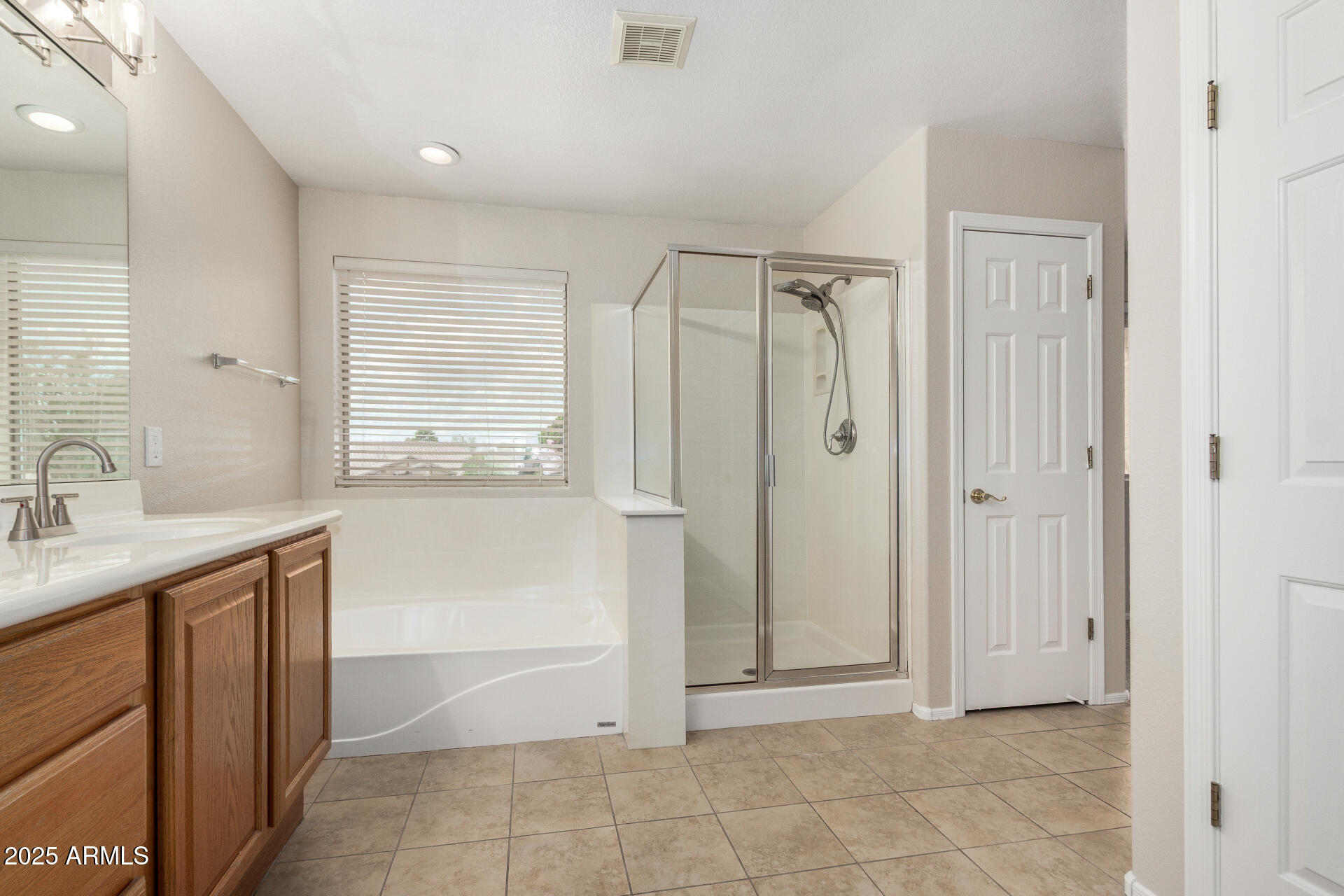 2143 N CHESTNUT Circle