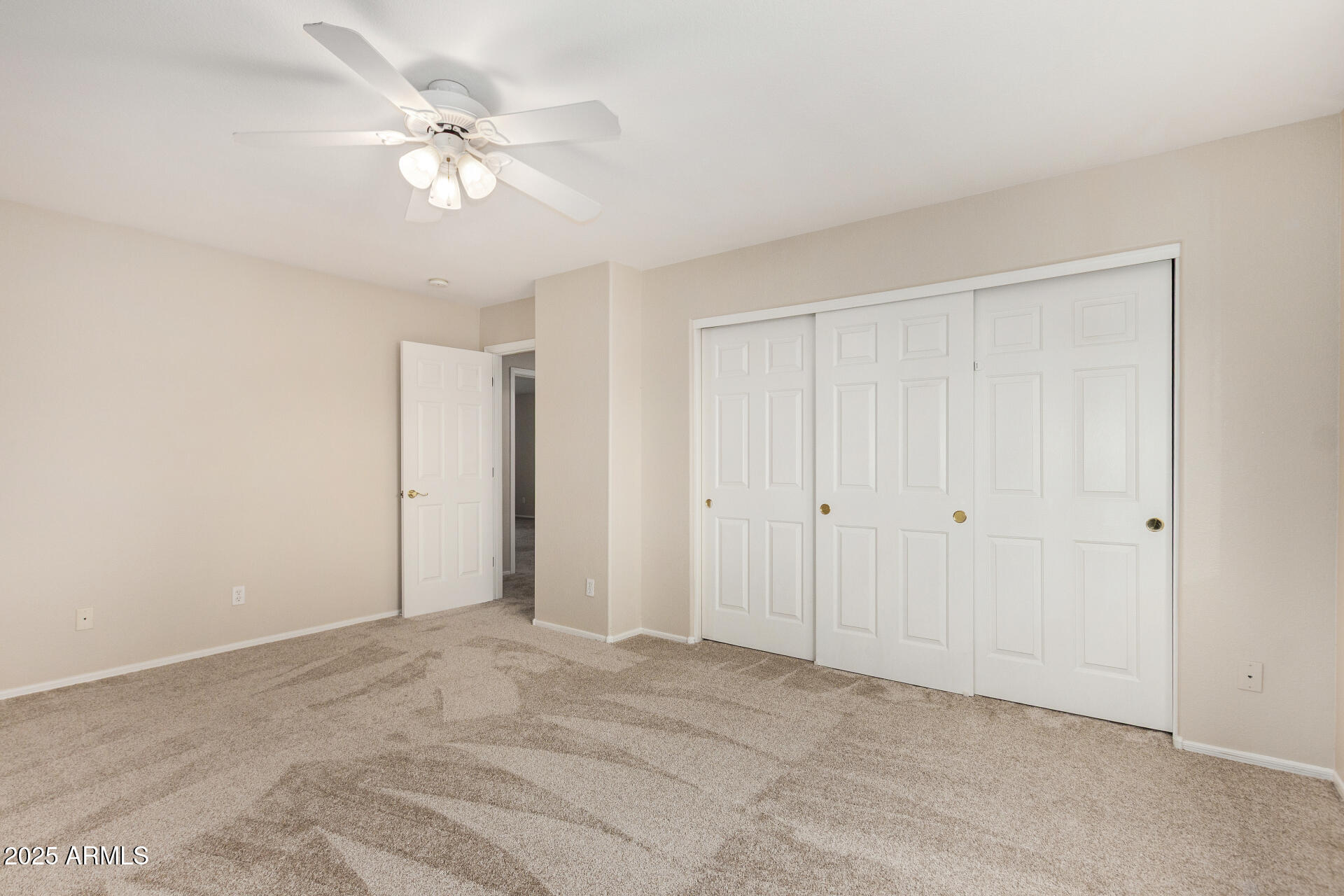 2143 N CHESTNUT Circle