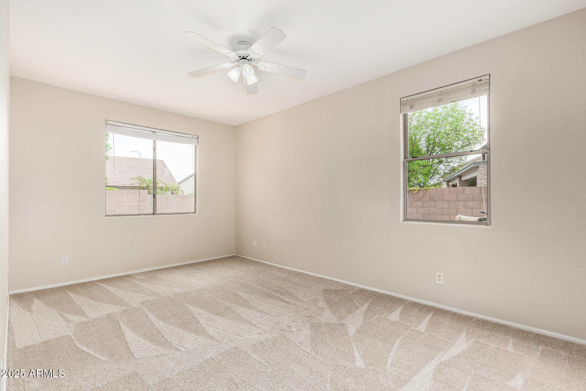 2143 N CHESTNUT Circle