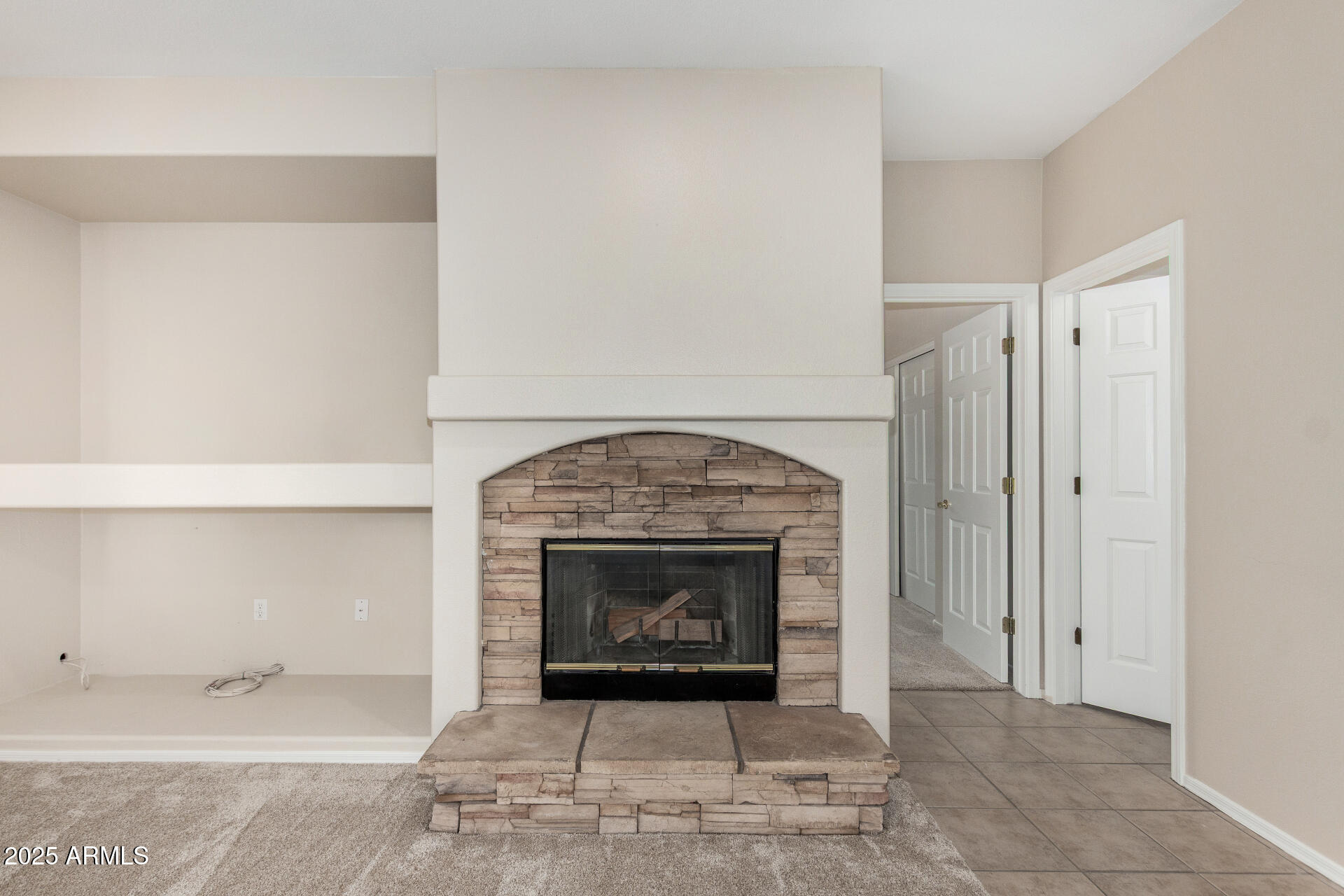 2143 N CHESTNUT Circle