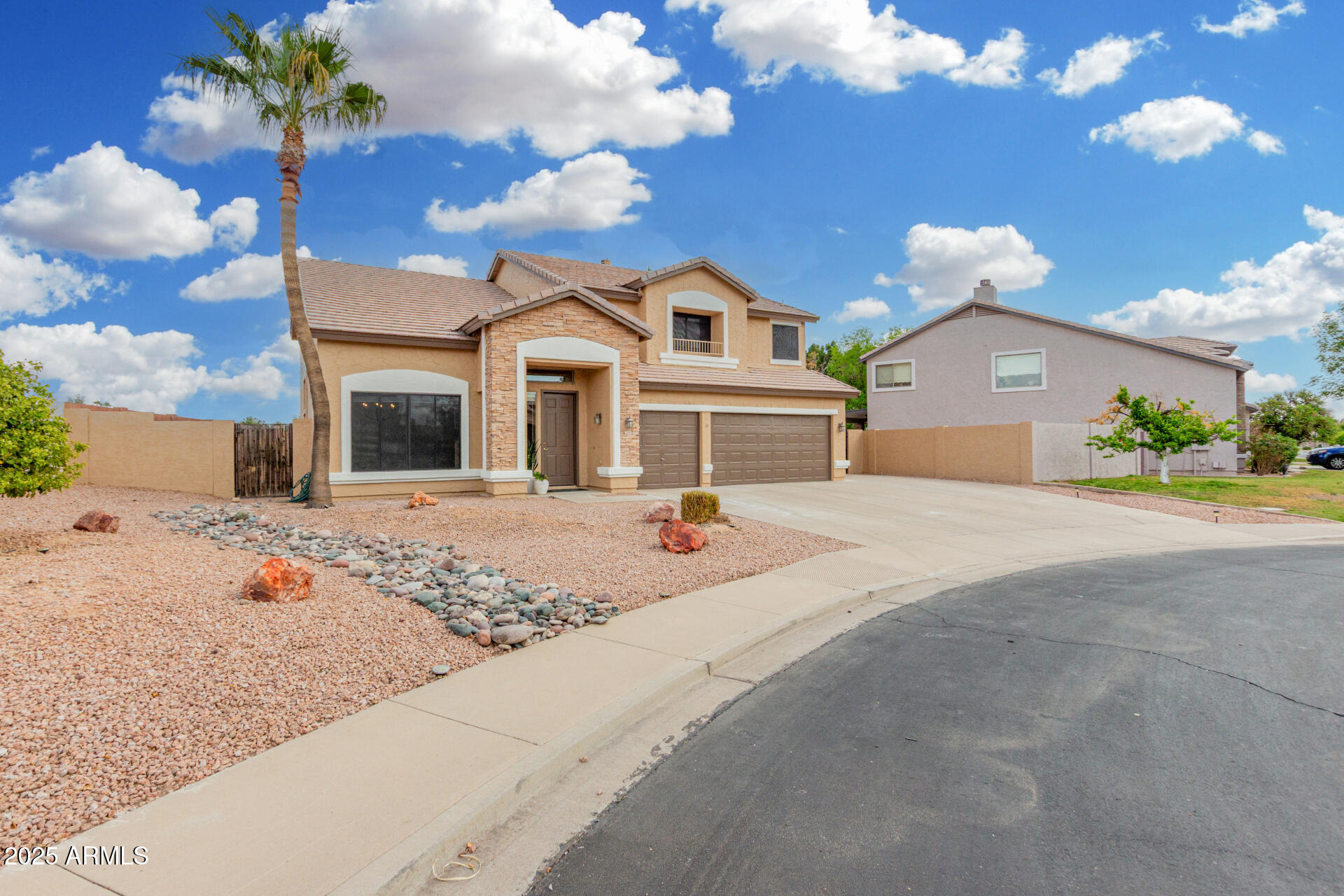 2143 N CHESTNUT Circle