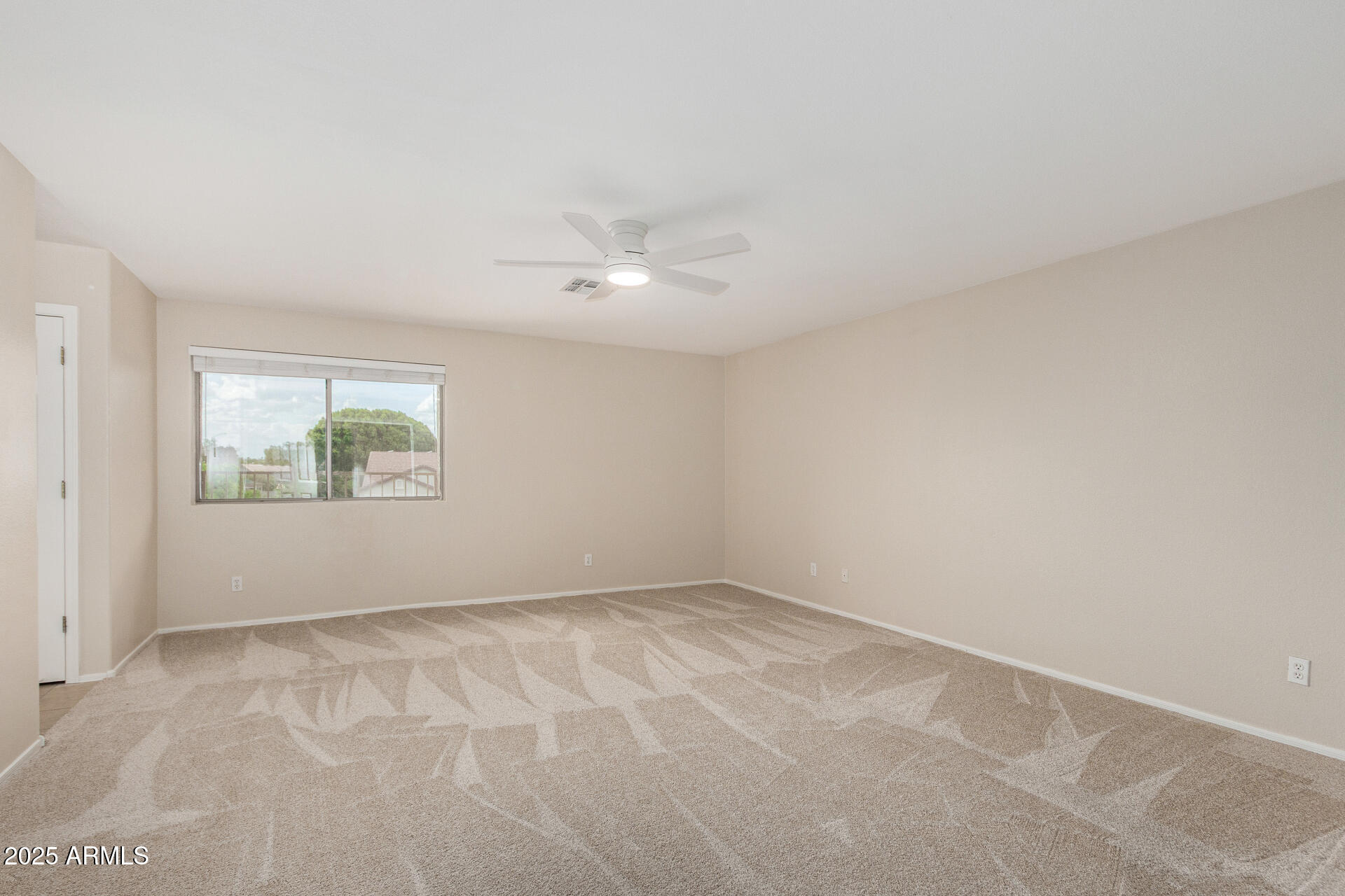 2143 N CHESTNUT Circle