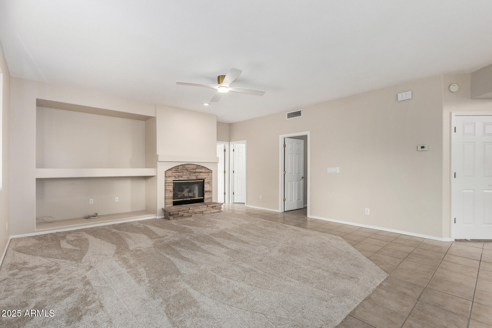 2143 N CHESTNUT Circle