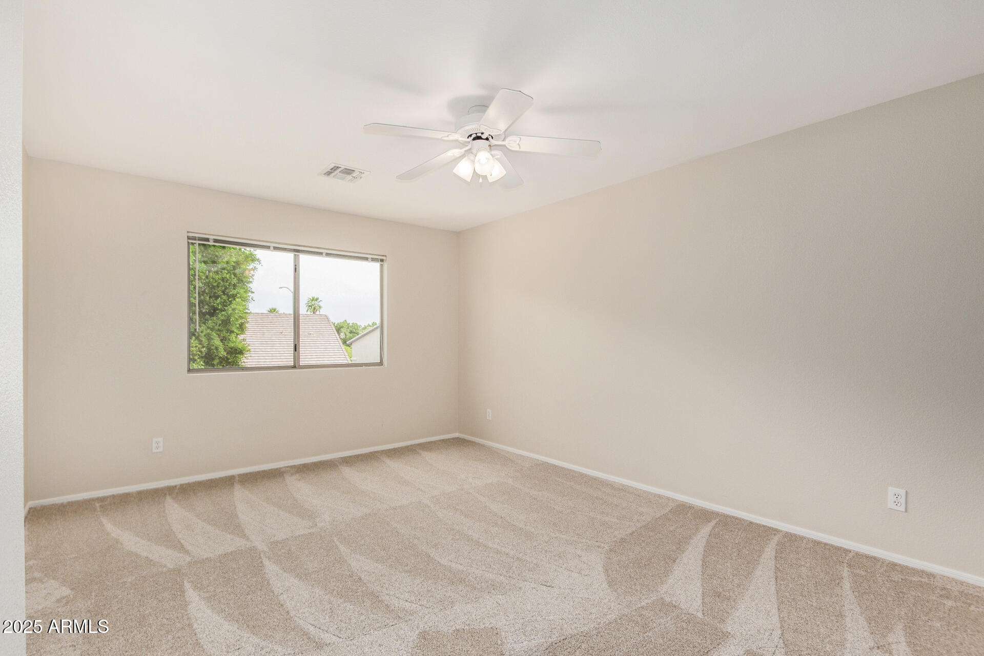 2143 N CHESTNUT Circle