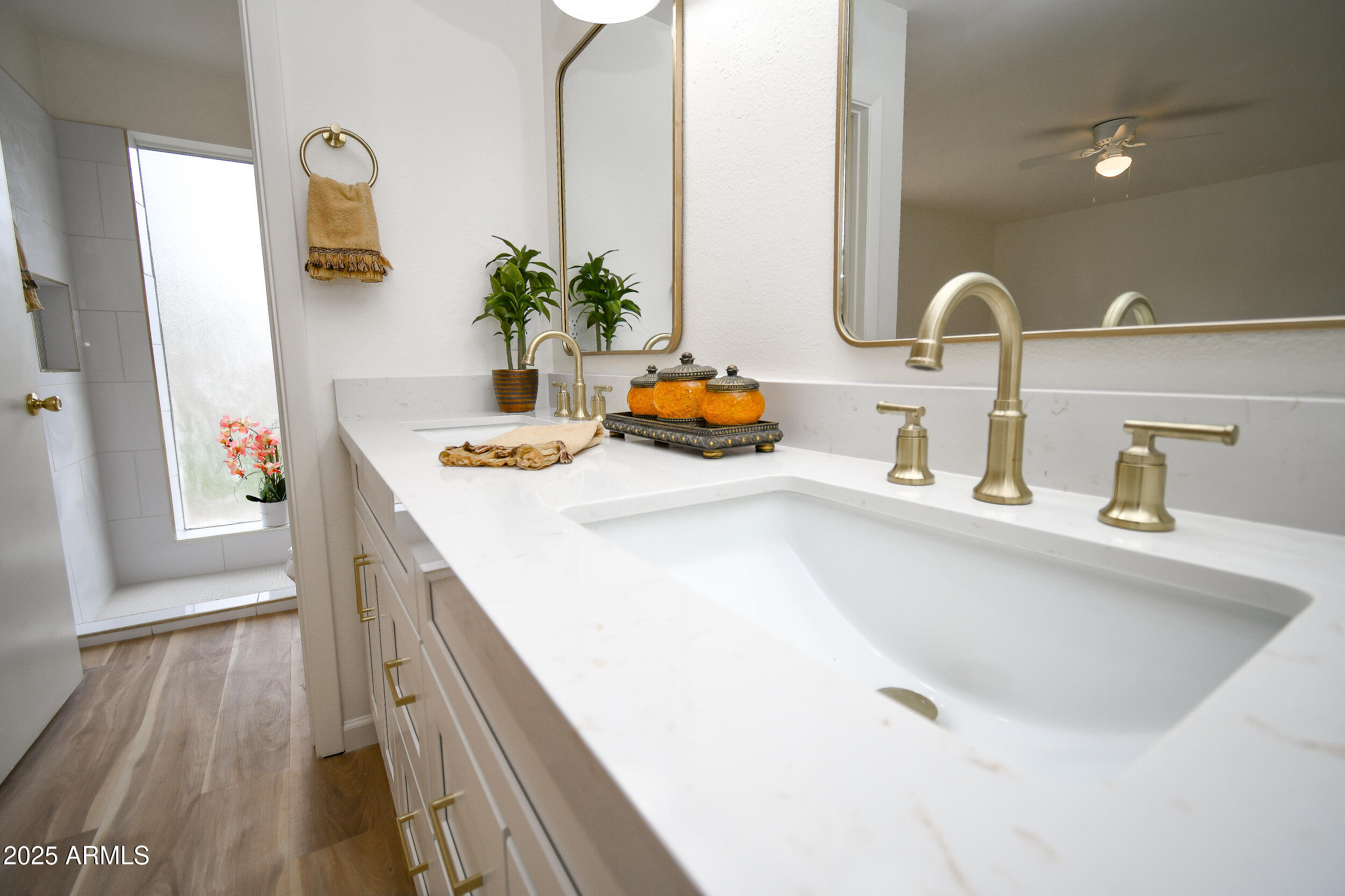 1503 W Juanita Avenue