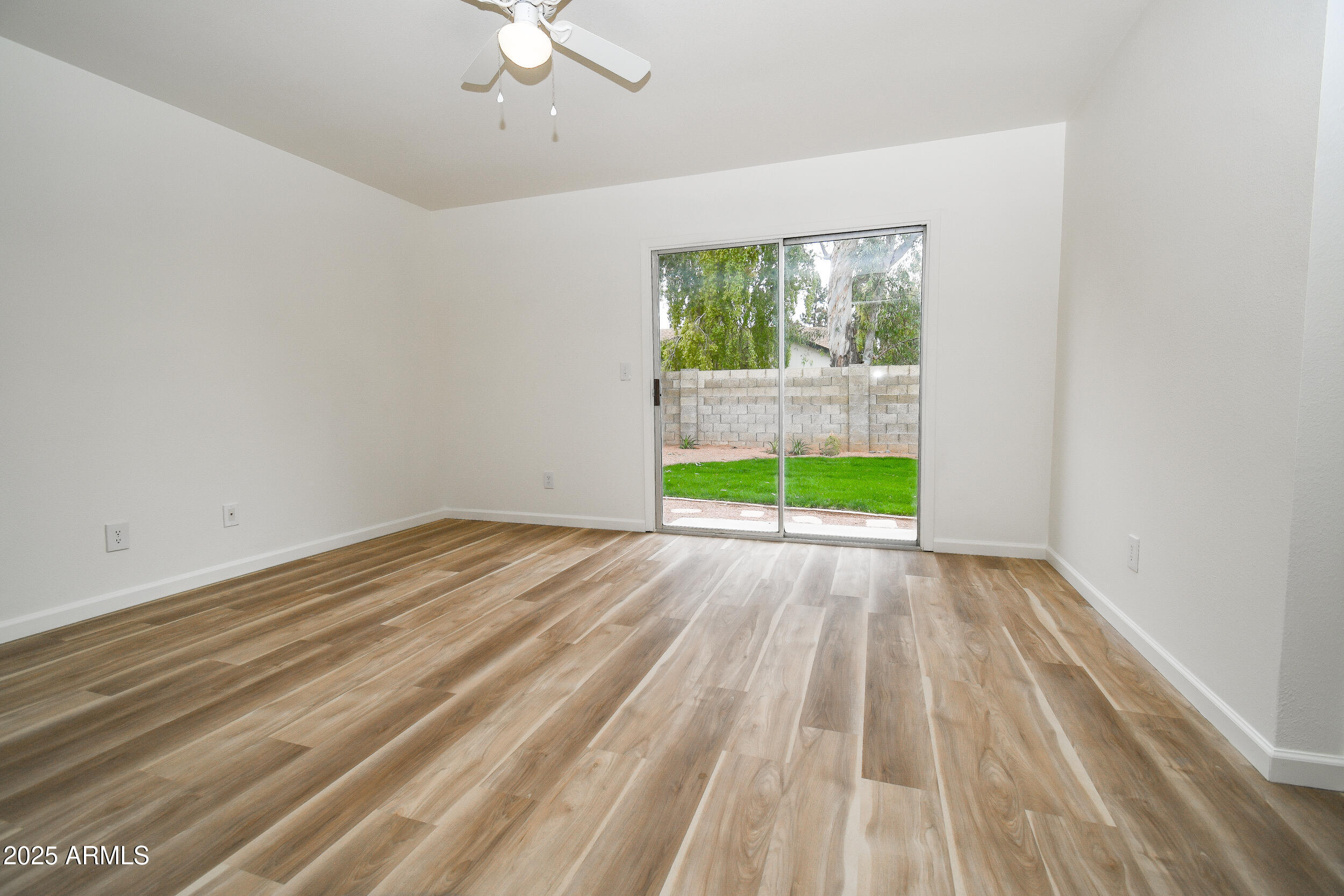 1503 W Juanita Avenue