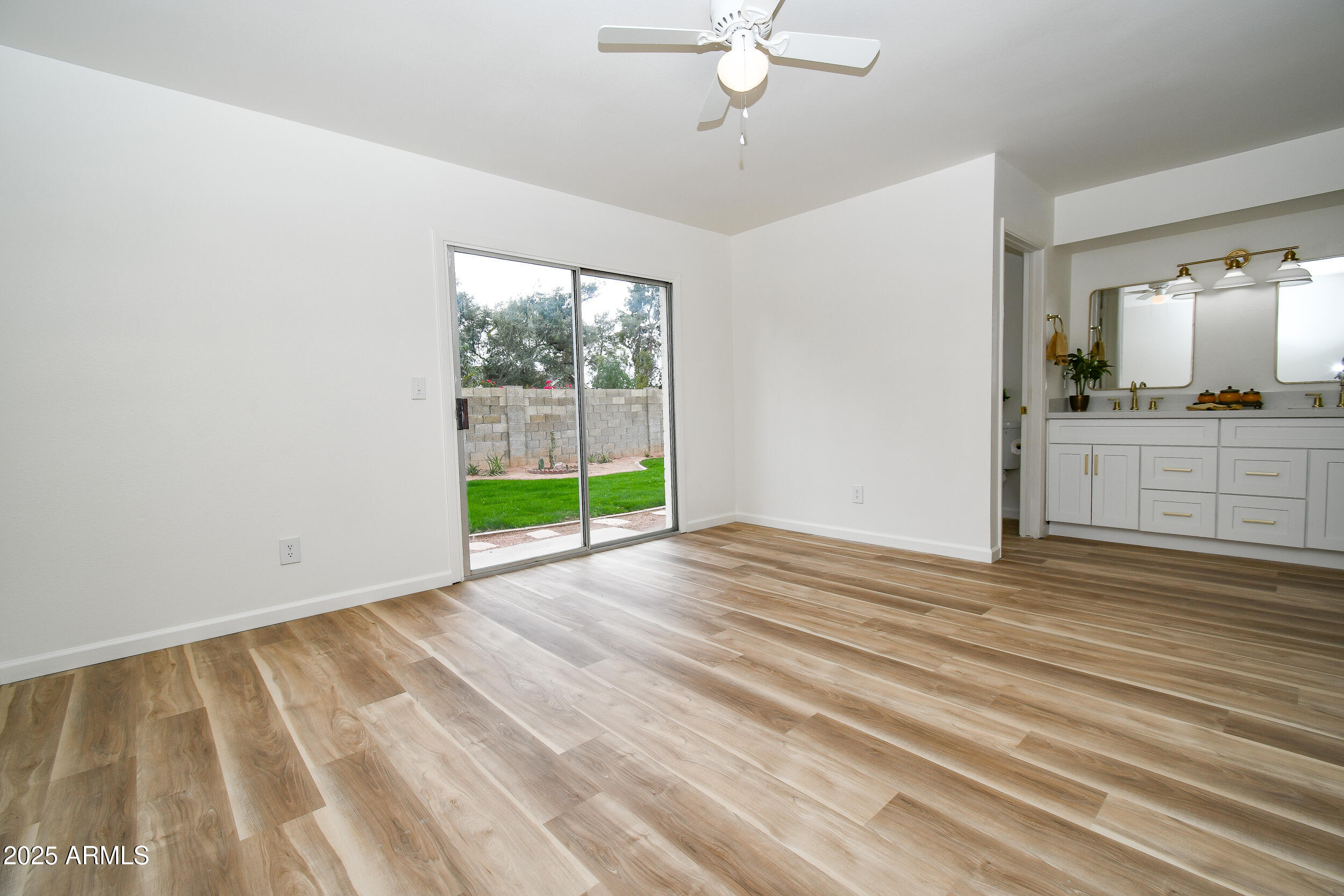 1503 W Juanita Avenue