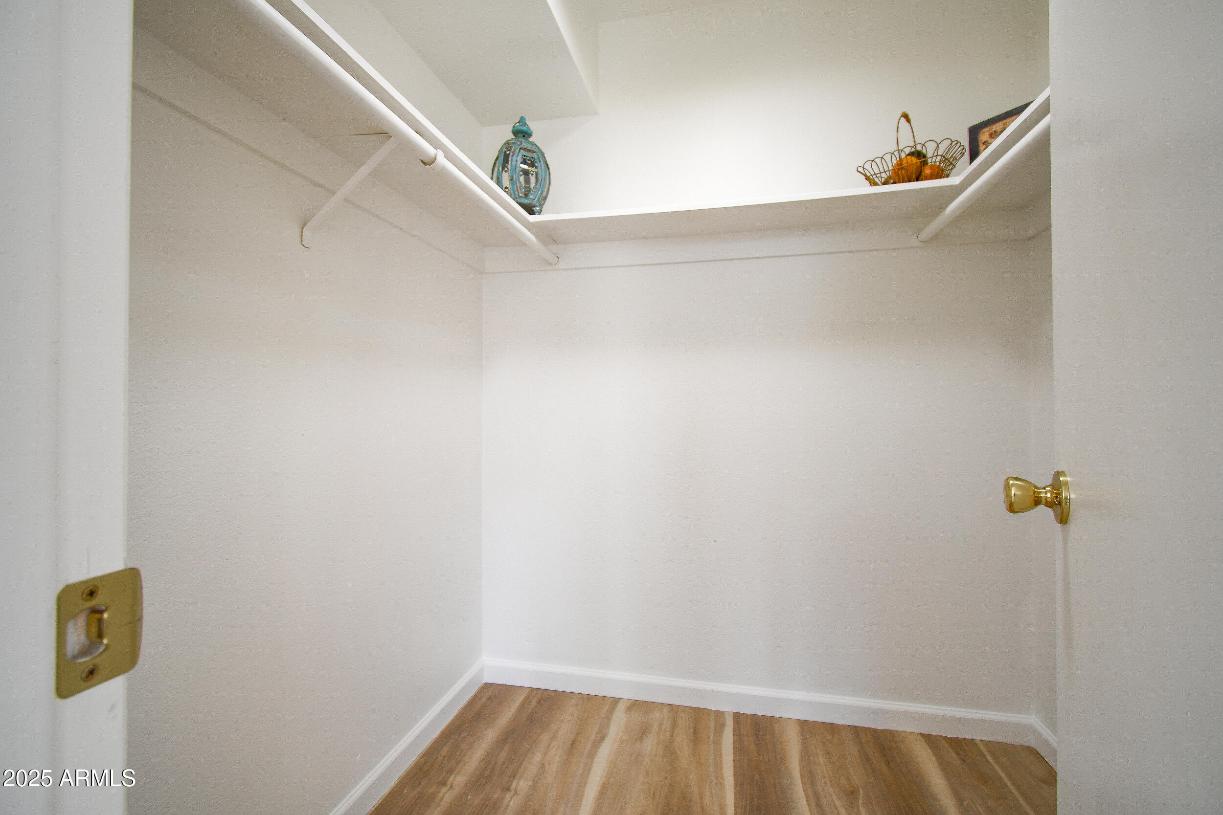 1503 W Juanita Avenue