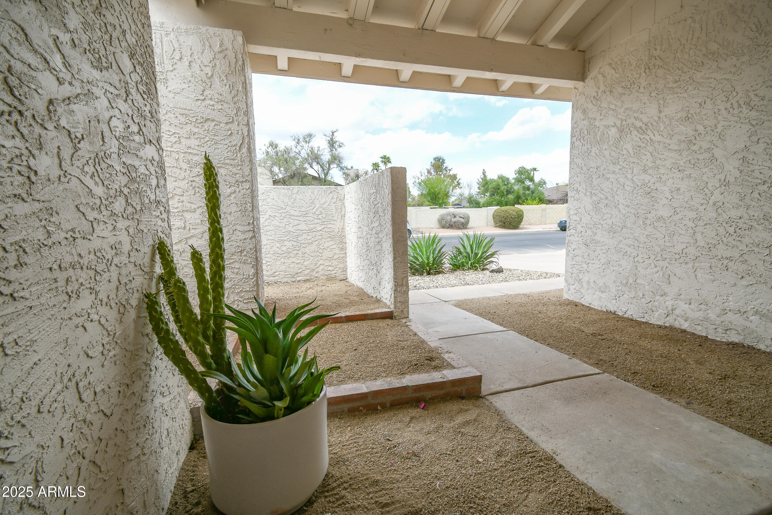 1503 W Juanita Avenue