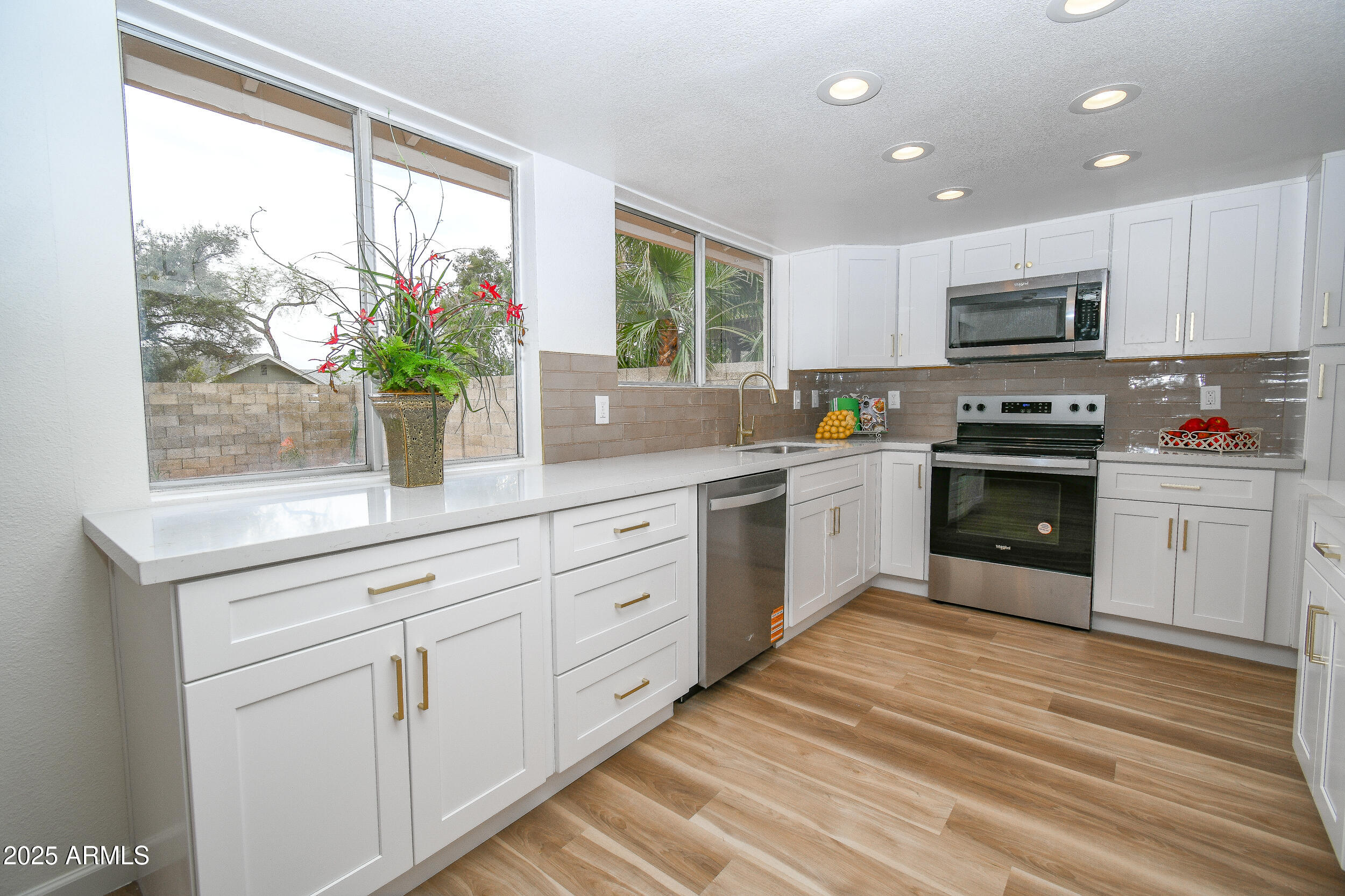 1503 W Juanita Avenue