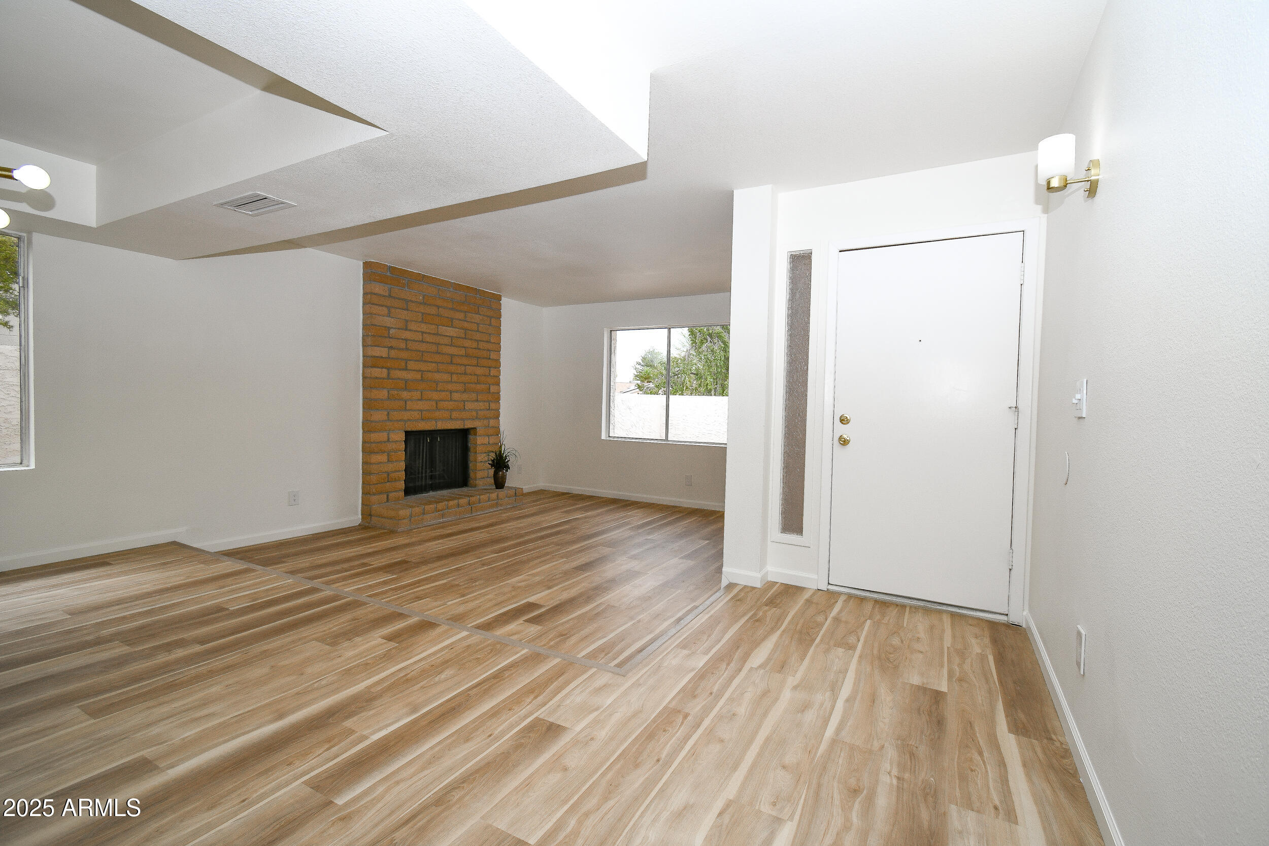 1503 W Juanita Avenue