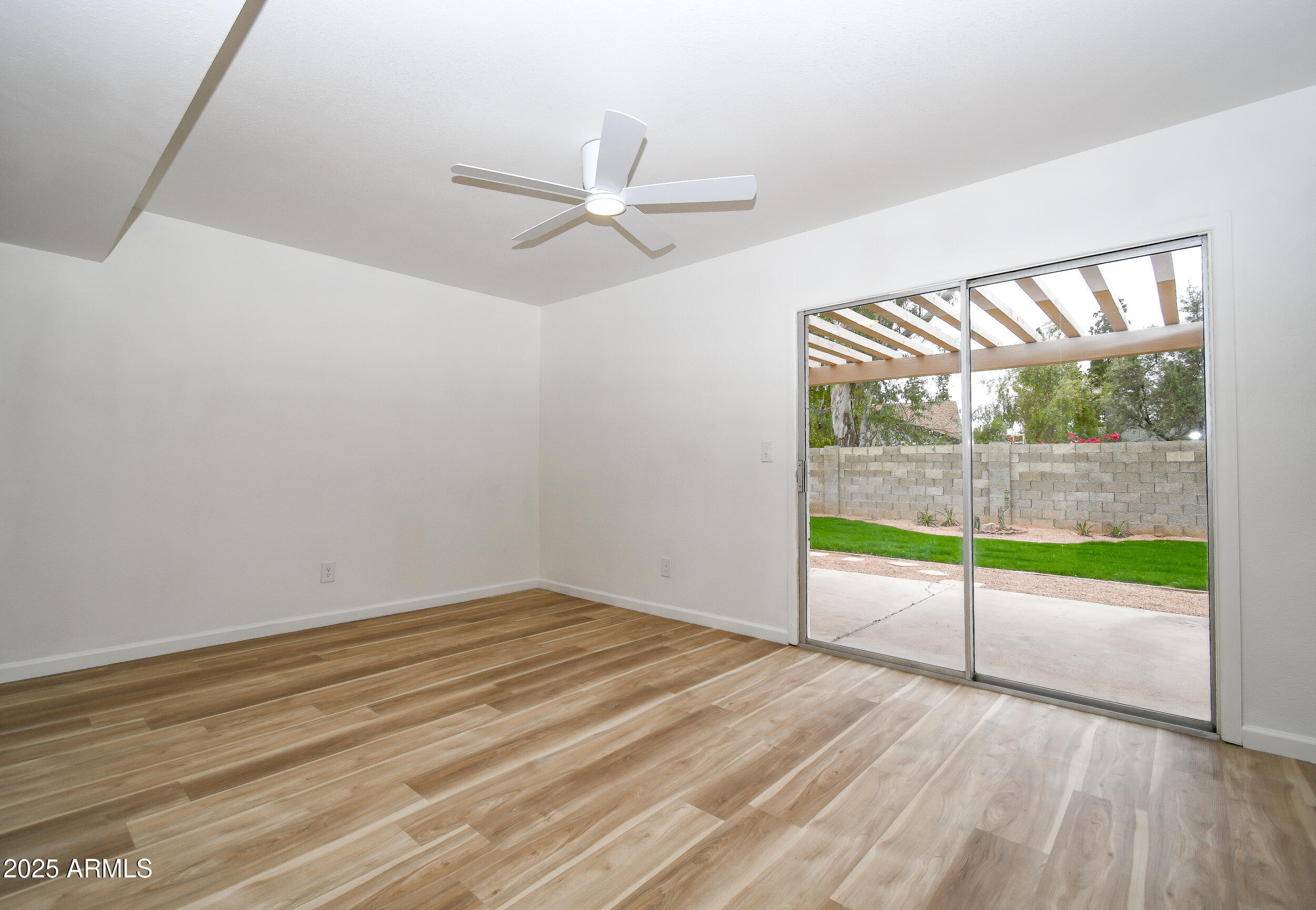 1503 W Juanita Avenue