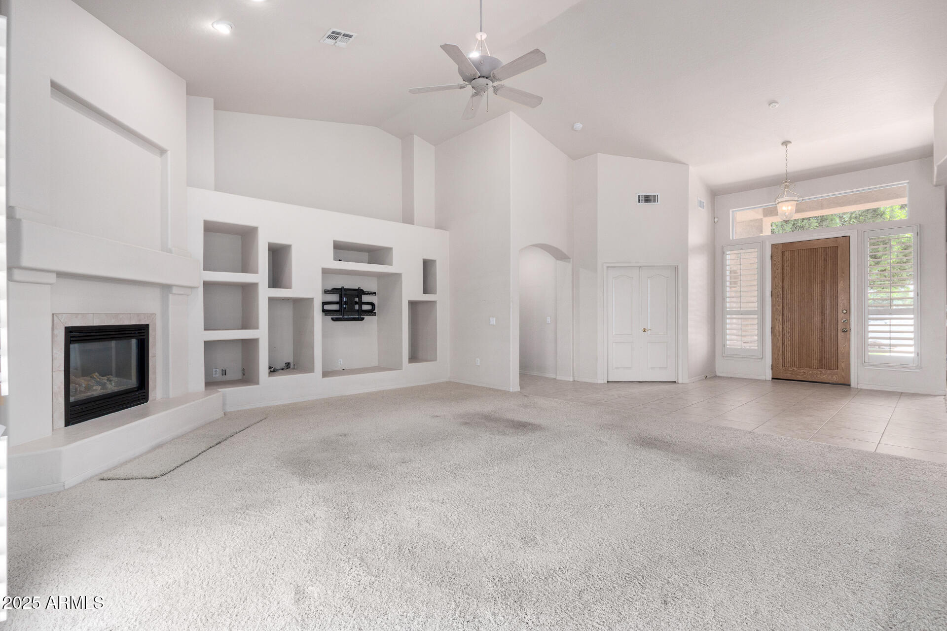 2528 N ASHBROOK Circle