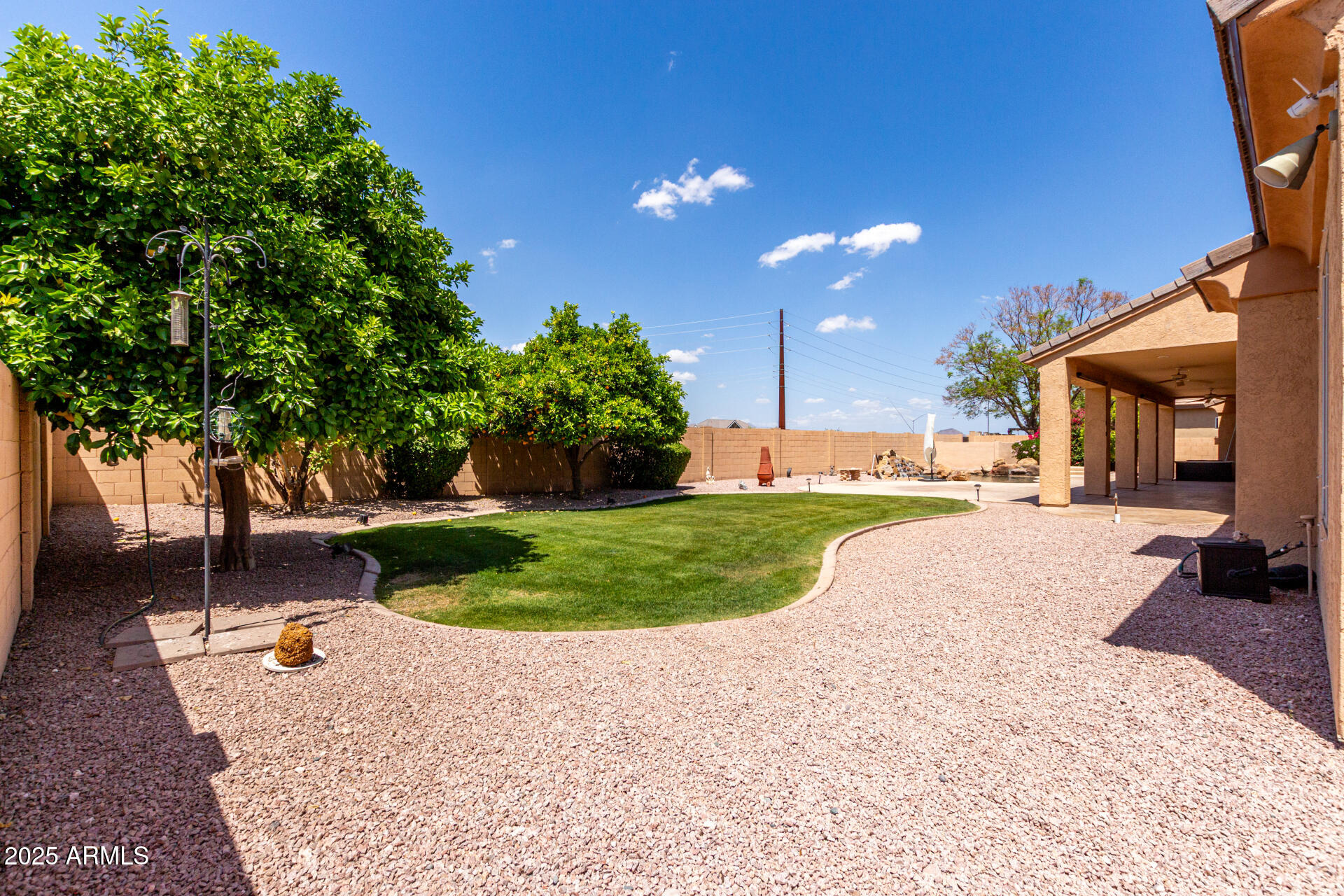 2528 N ASHBROOK Circle