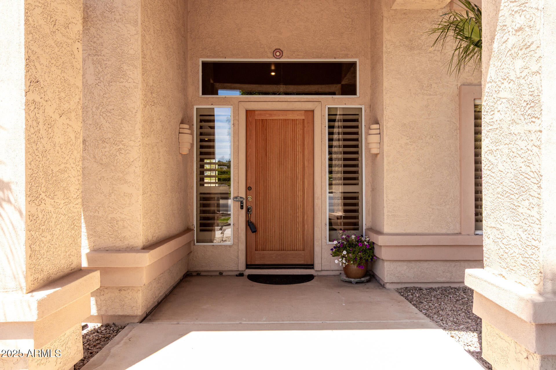 2528 N ASHBROOK Circle