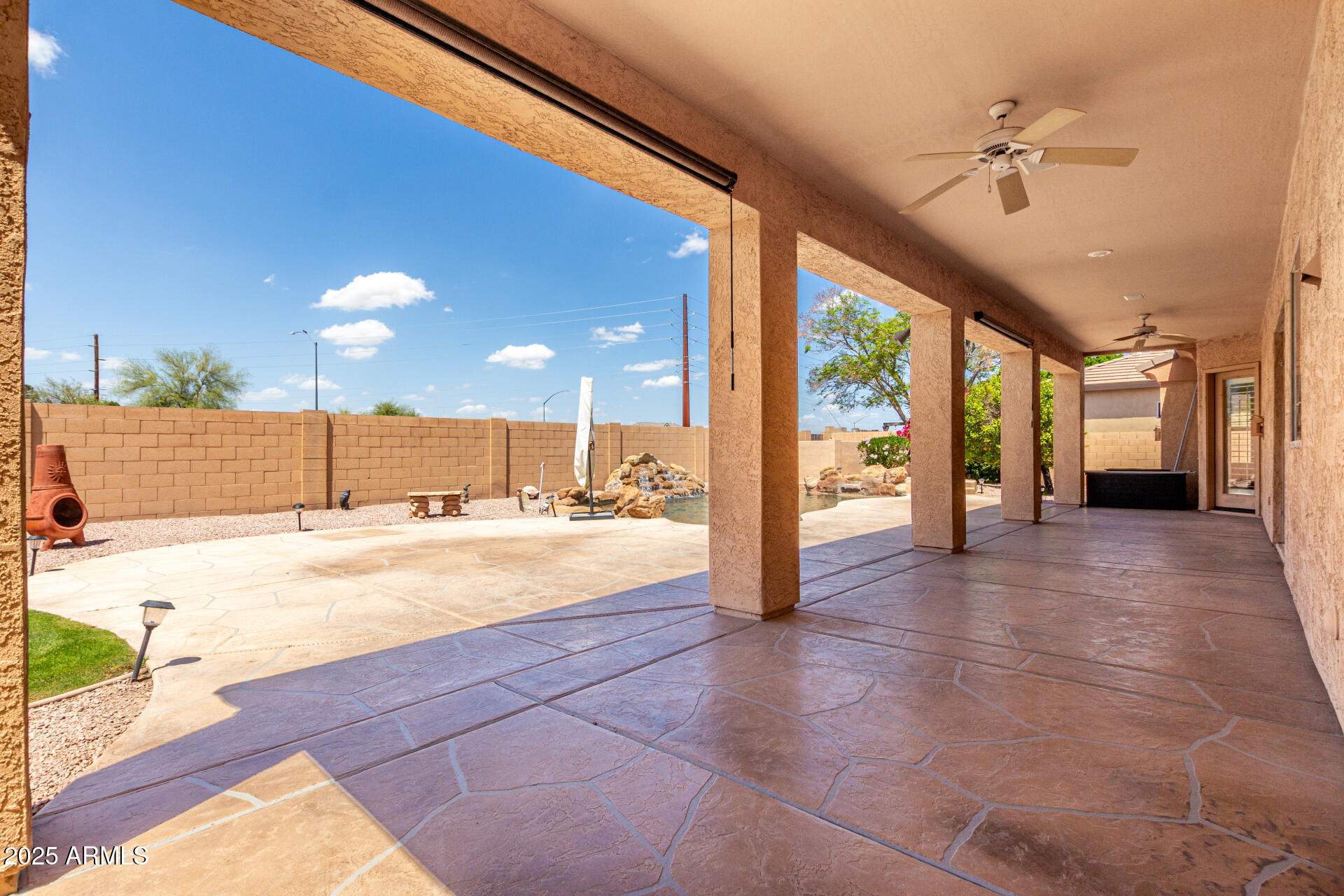 2528 N ASHBROOK Circle