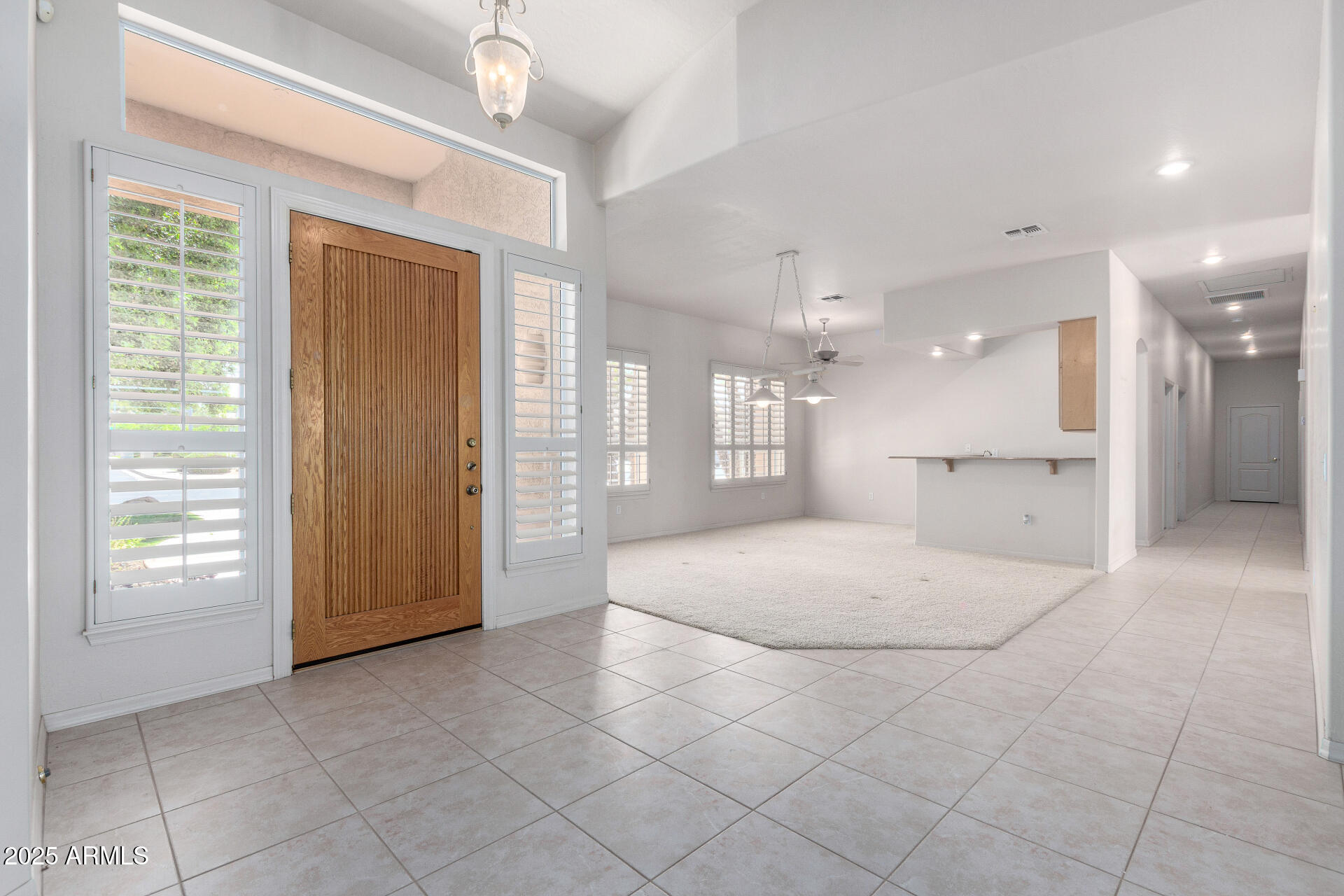 2528 N ASHBROOK Circle