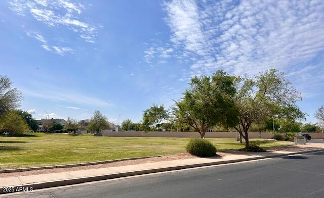 2528 N ASHBROOK Circle