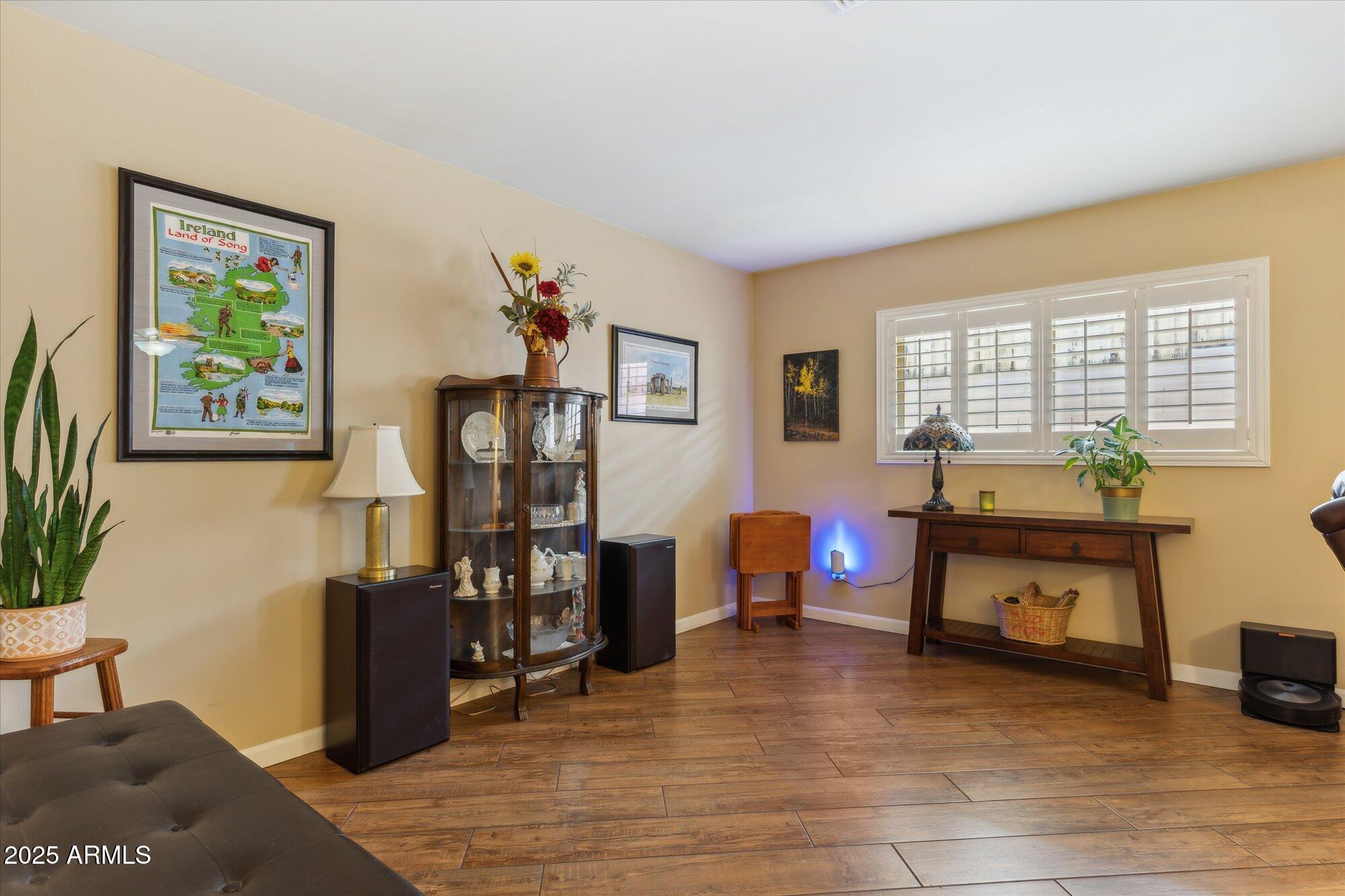 8202 E COOLIDGE Street