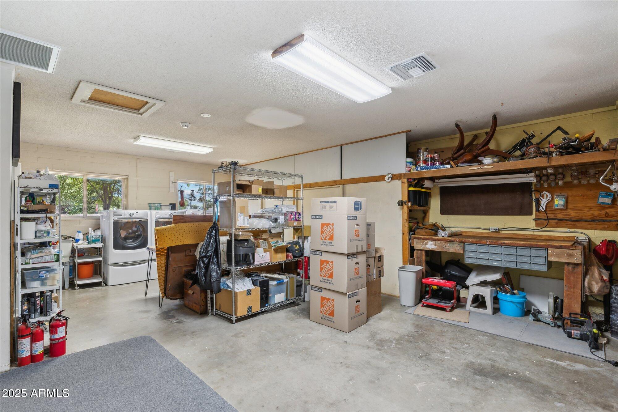 8202 E COOLIDGE Street