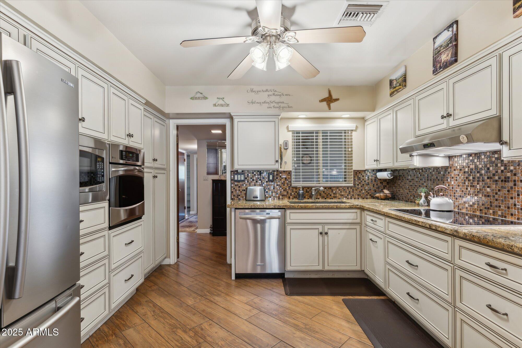 8202 E COOLIDGE Street