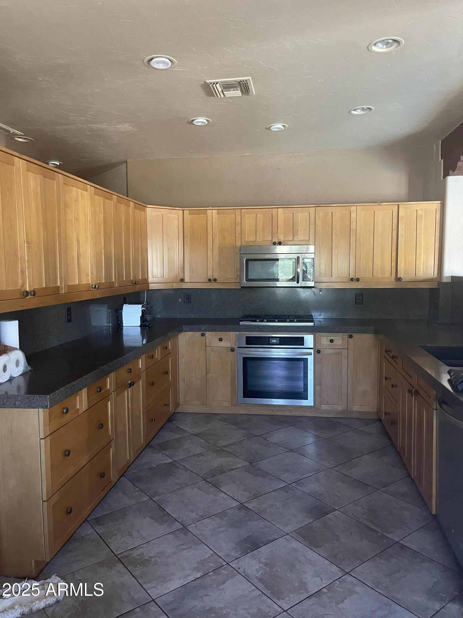 20042 W COLTER Street