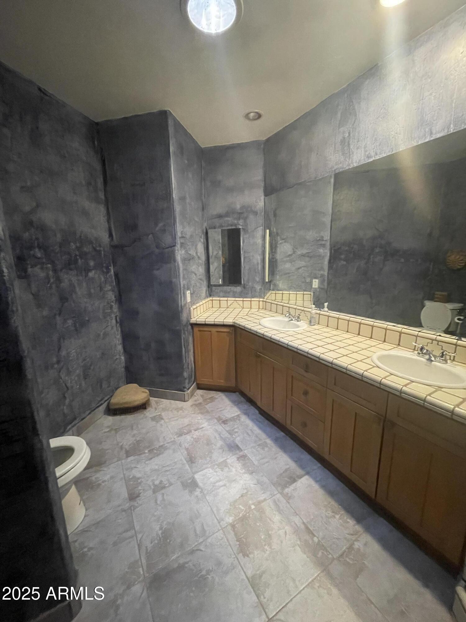 20042 W COLTER Street