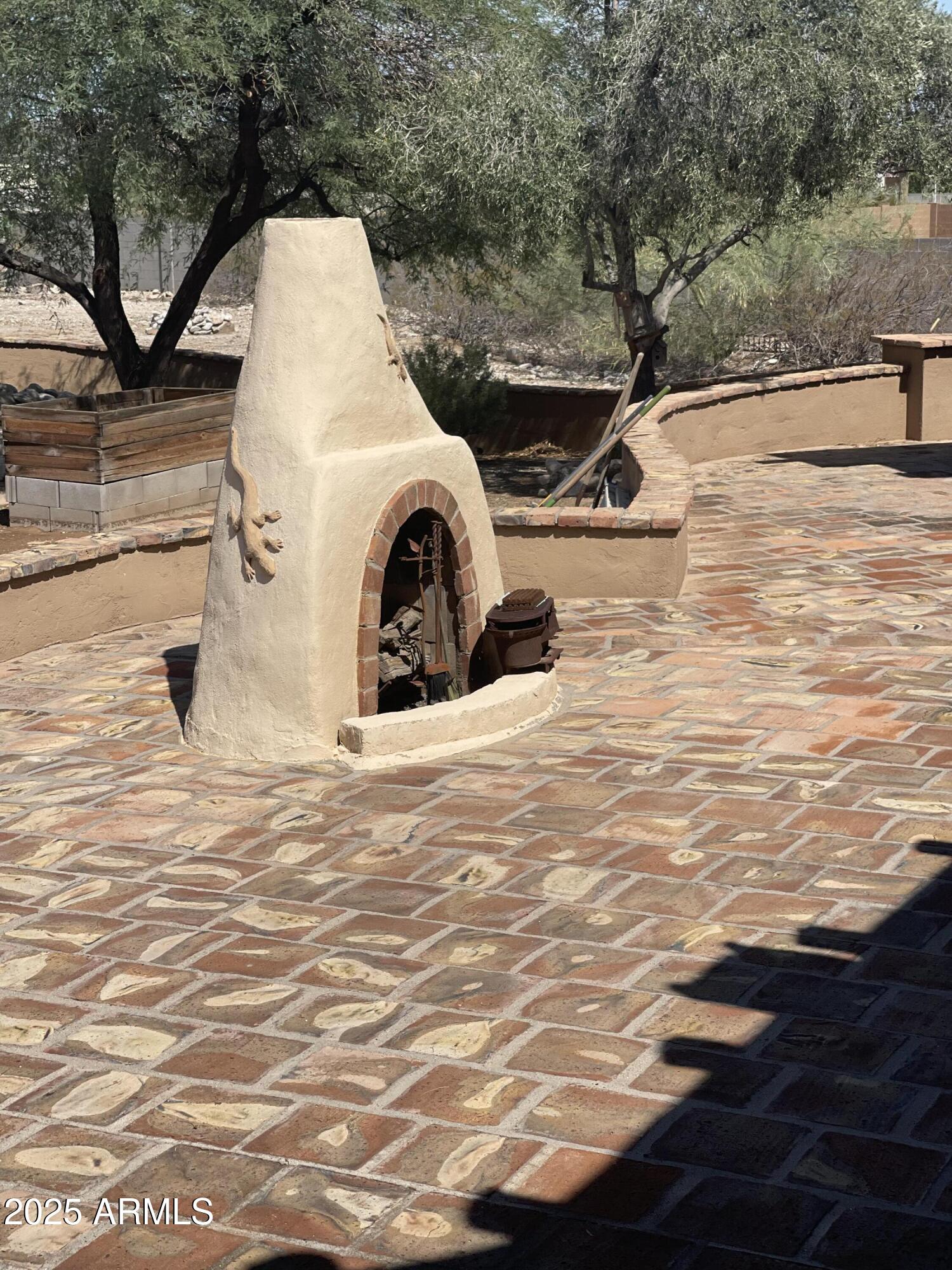 20042 W COLTER Street