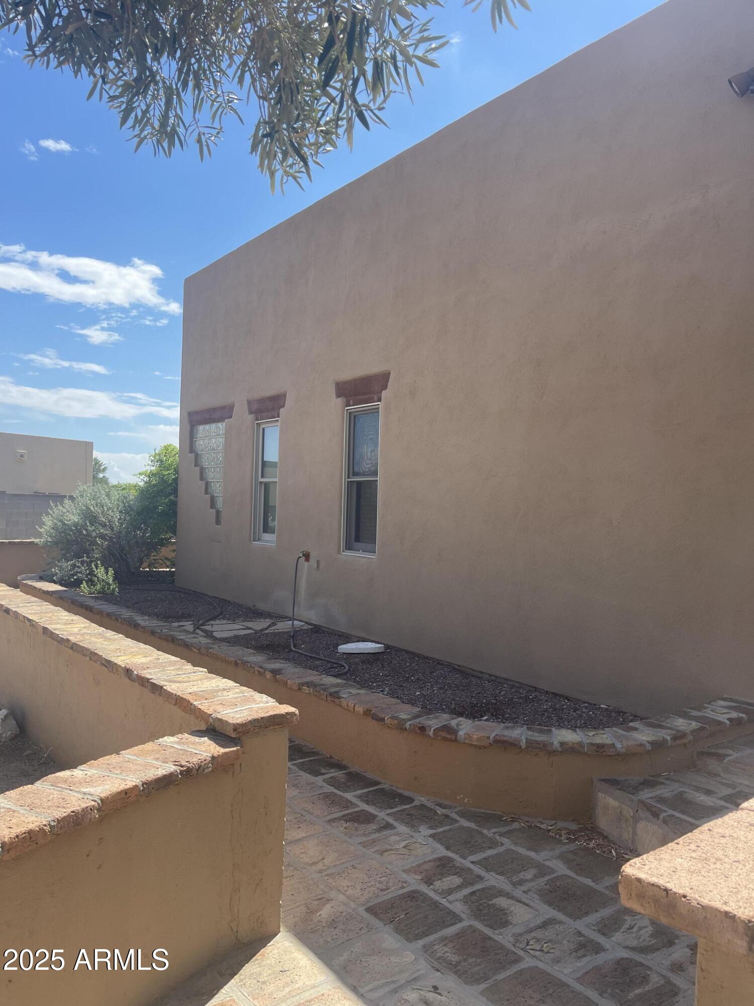 20042 W COLTER Street