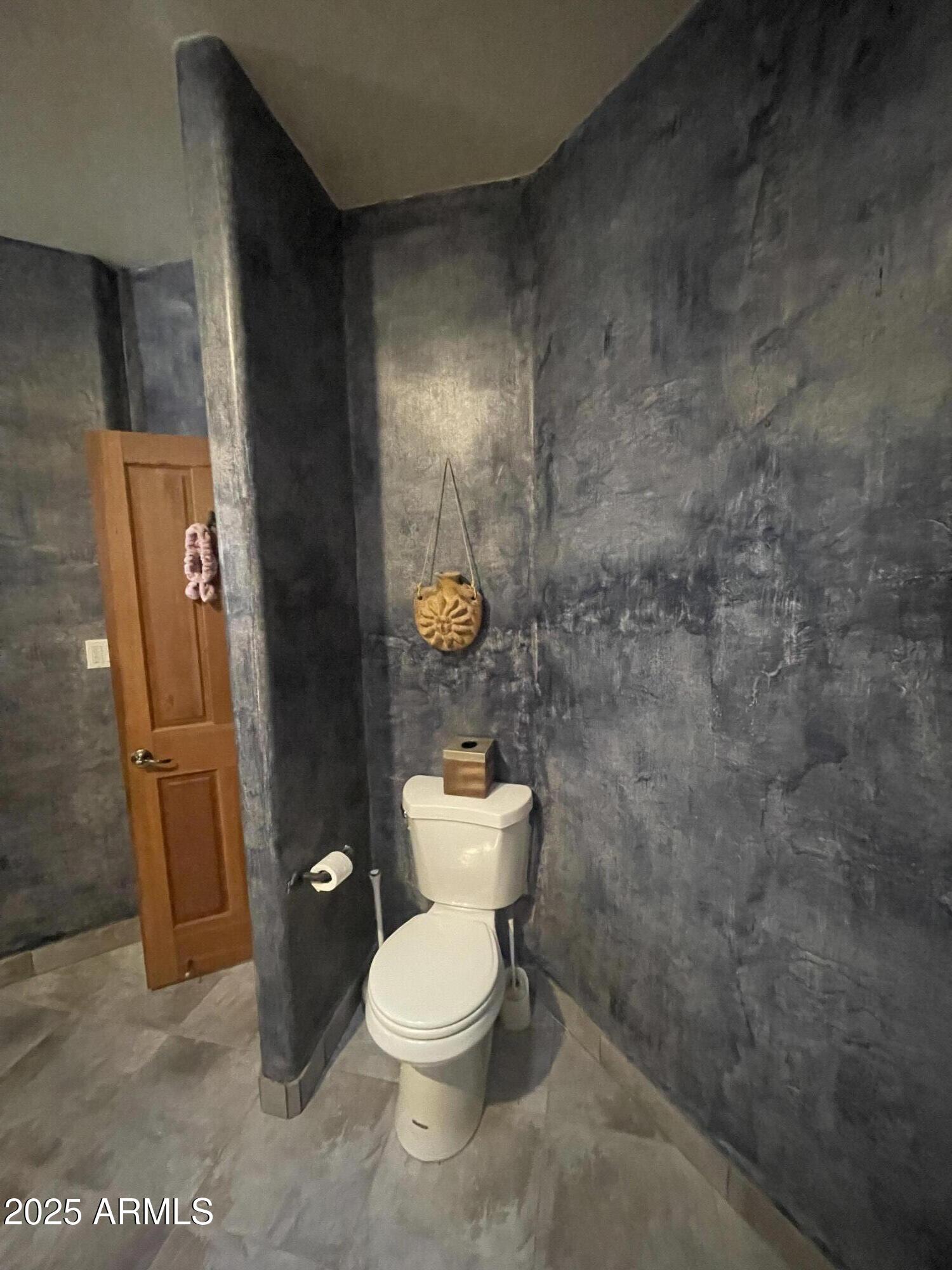 20042 W COLTER Street