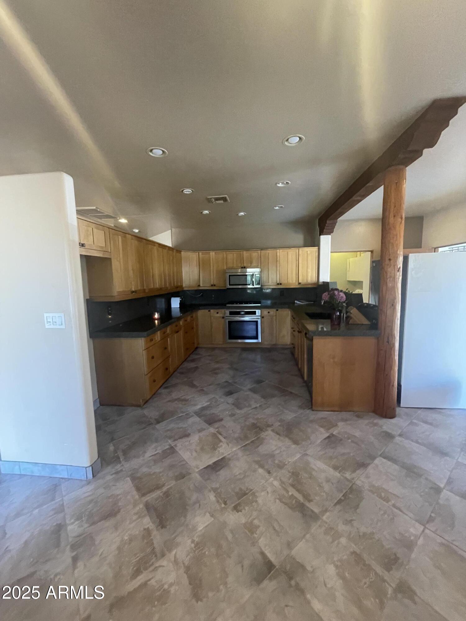 20042 W COLTER Street