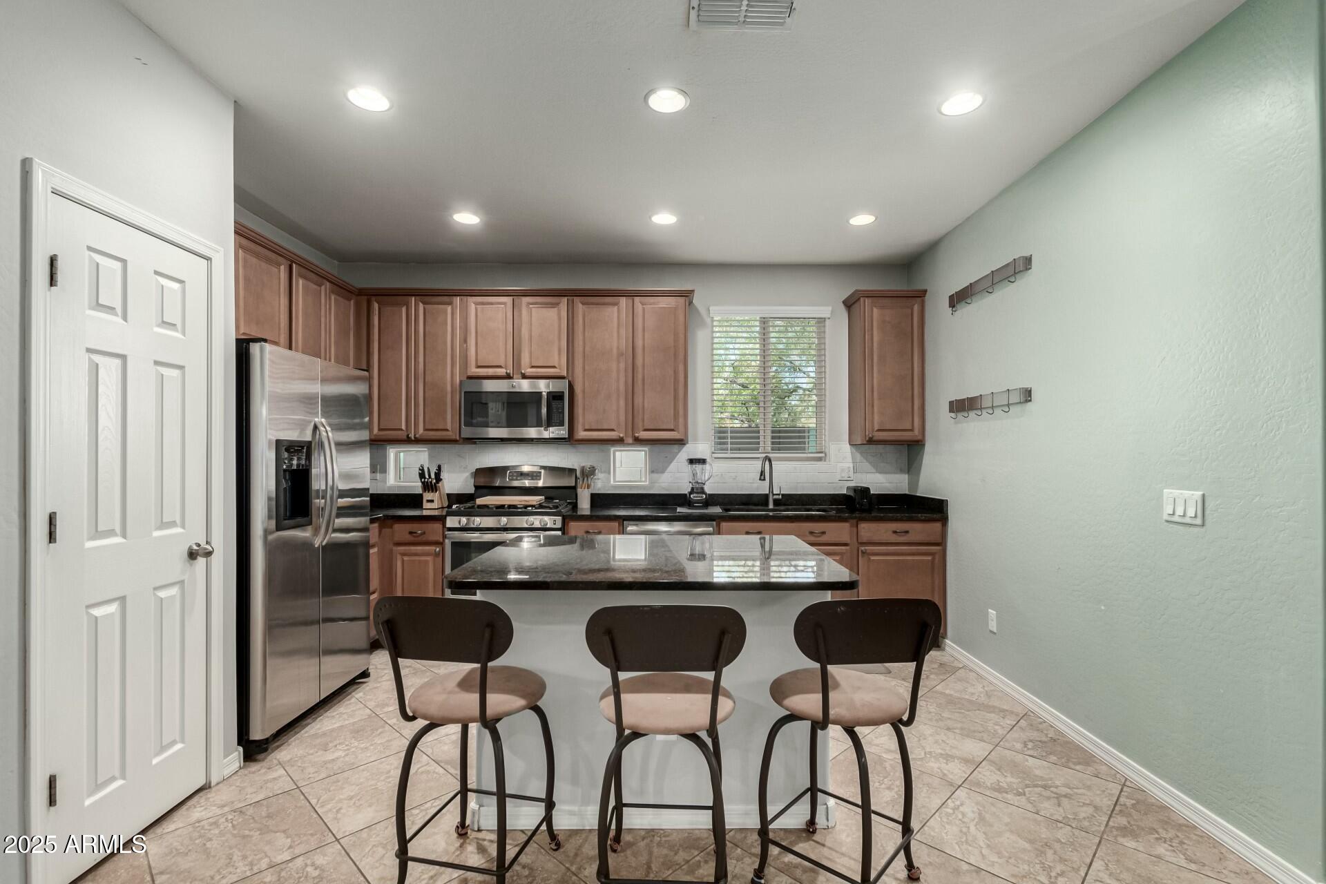 2981 E NIGHTHAWK Way