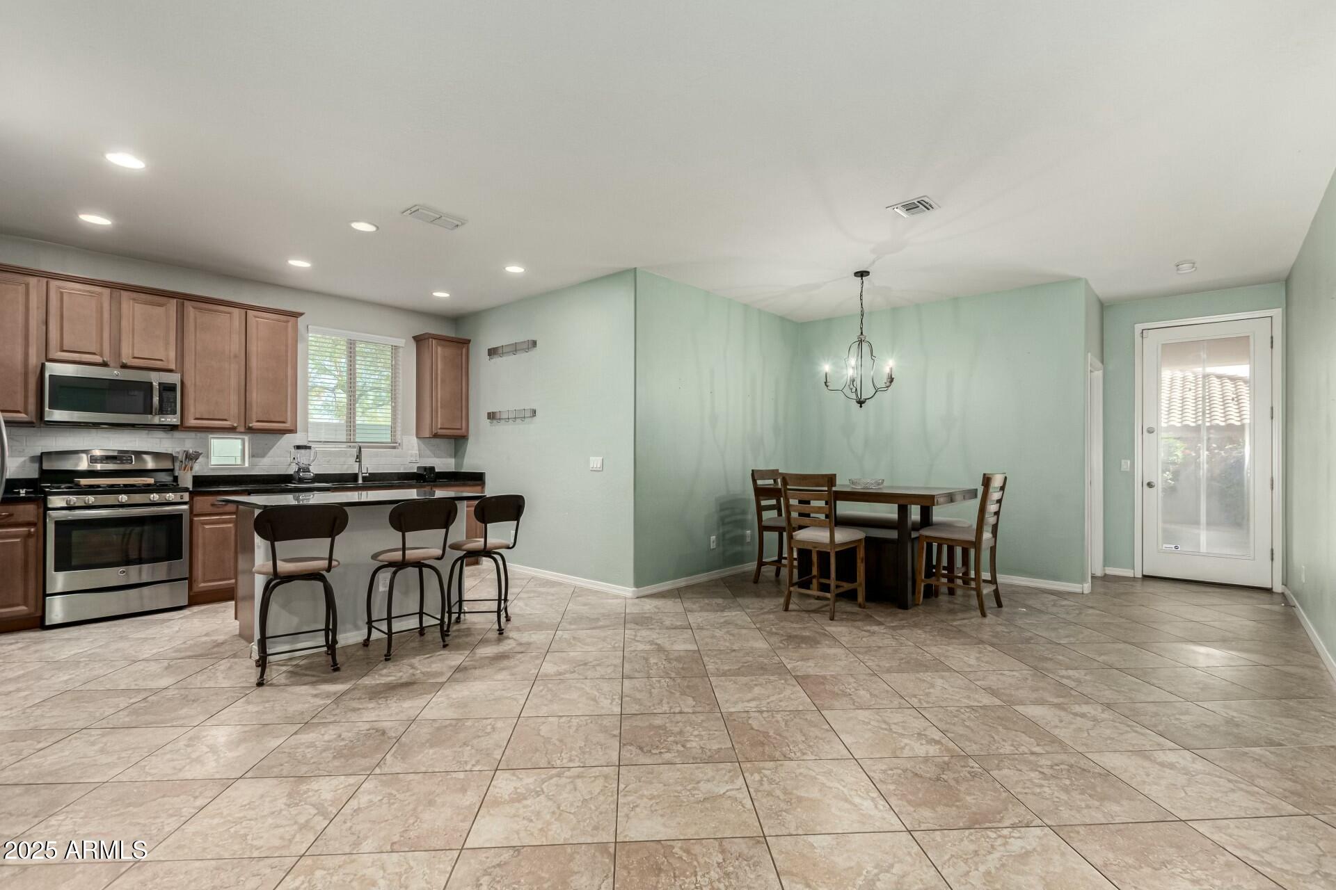 2981 E NIGHTHAWK Way