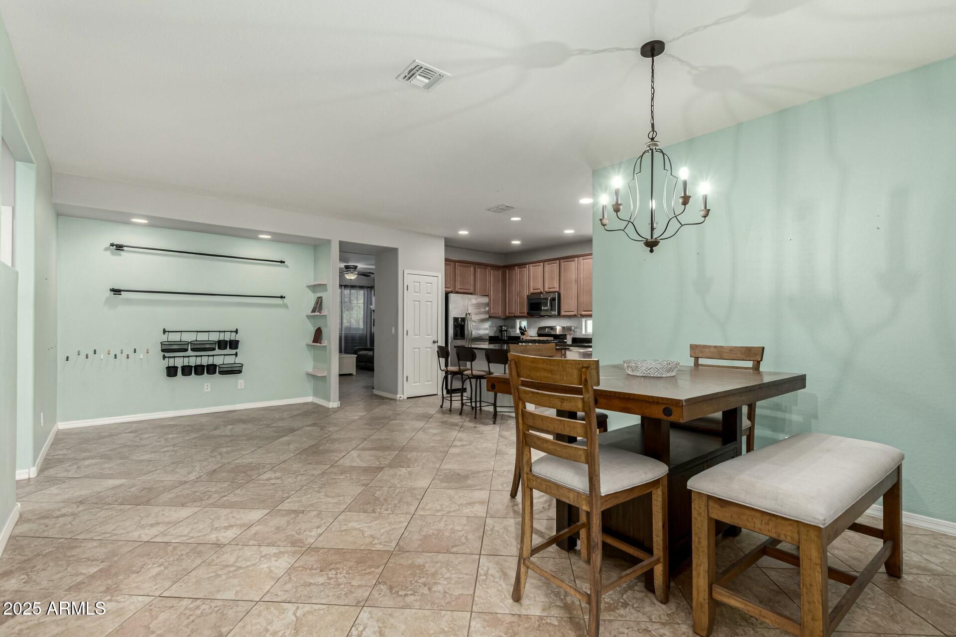 2981 E NIGHTHAWK Way