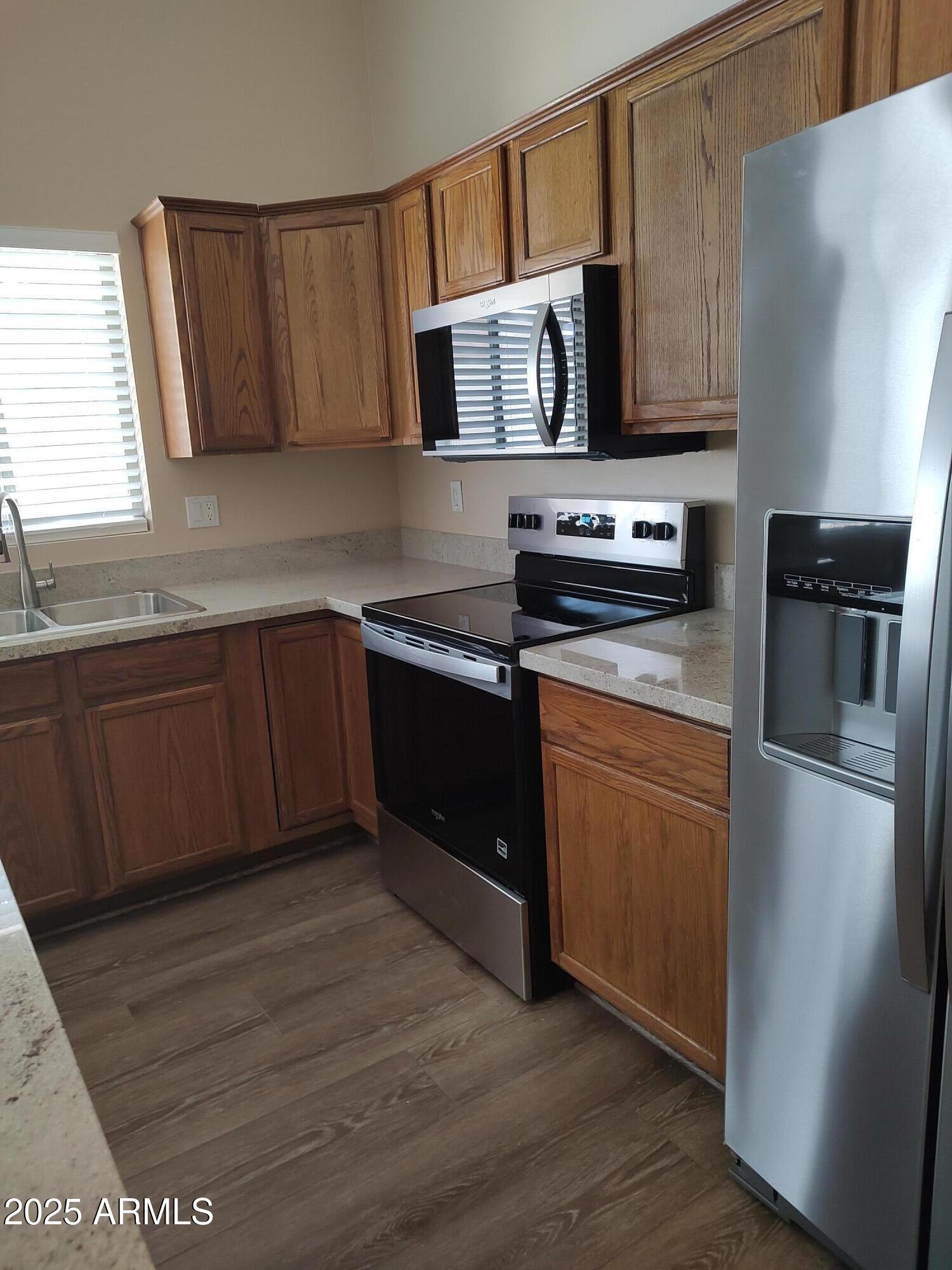 590 W ENCHANTED DESERT Drive