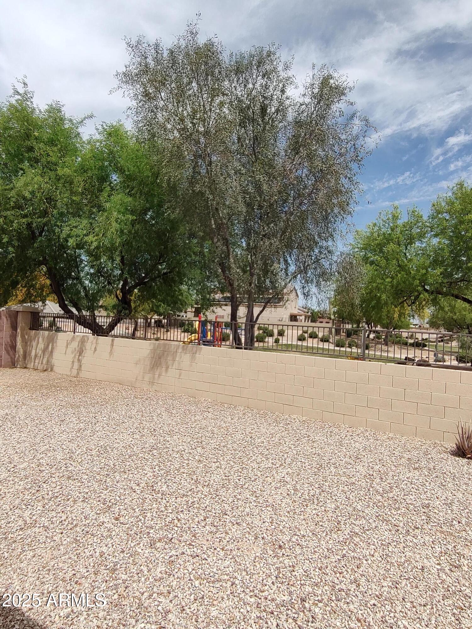 590 W ENCHANTED DESERT Drive