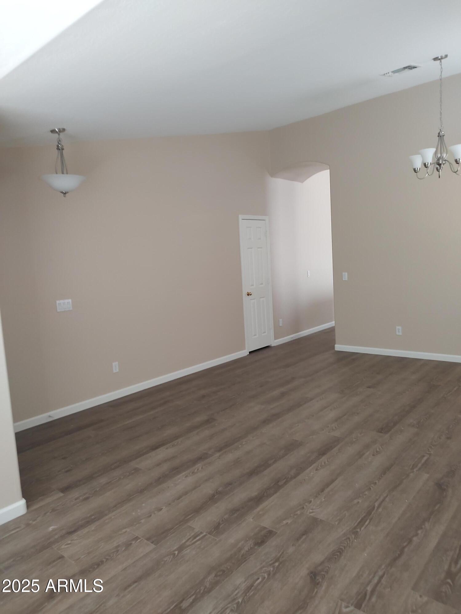 590 W ENCHANTED DESERT Drive