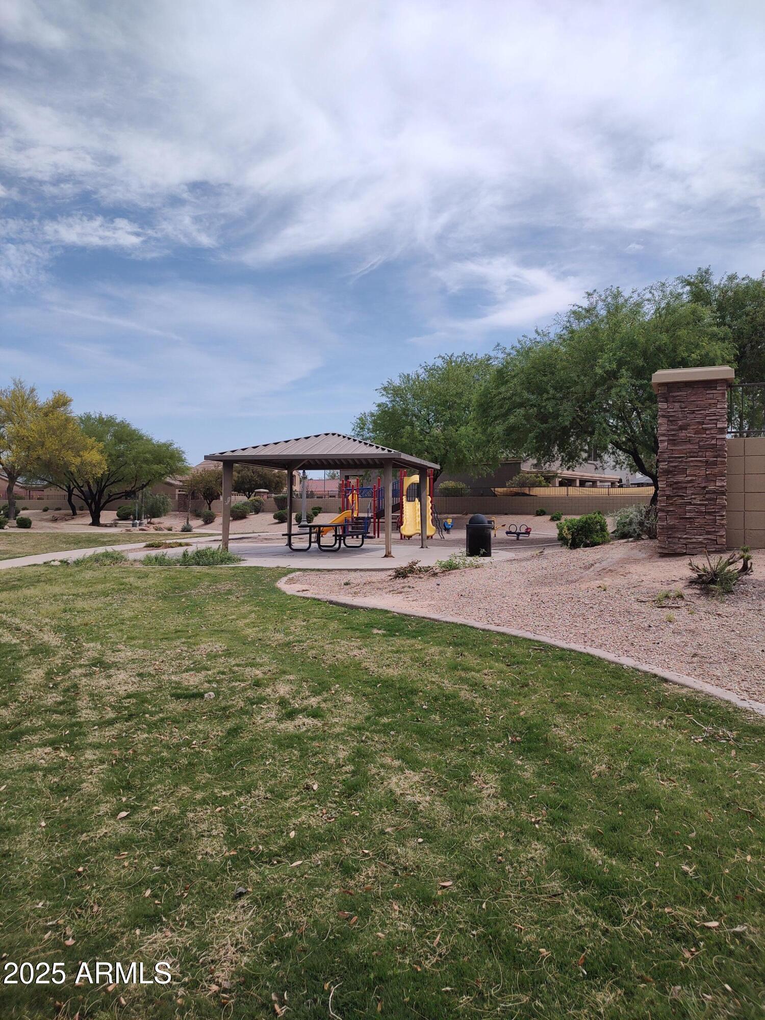 590 W ENCHANTED DESERT Drive