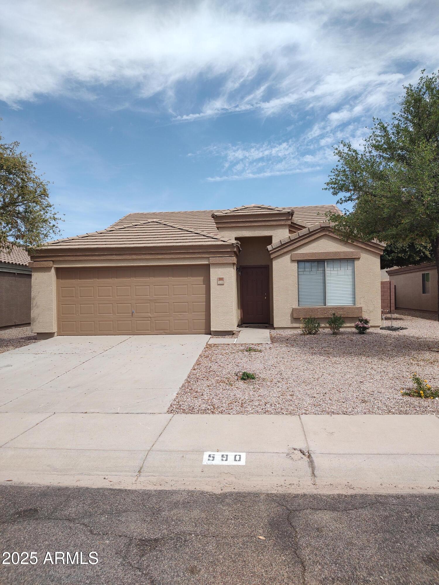 590 W ENCHANTED DESERT Drive