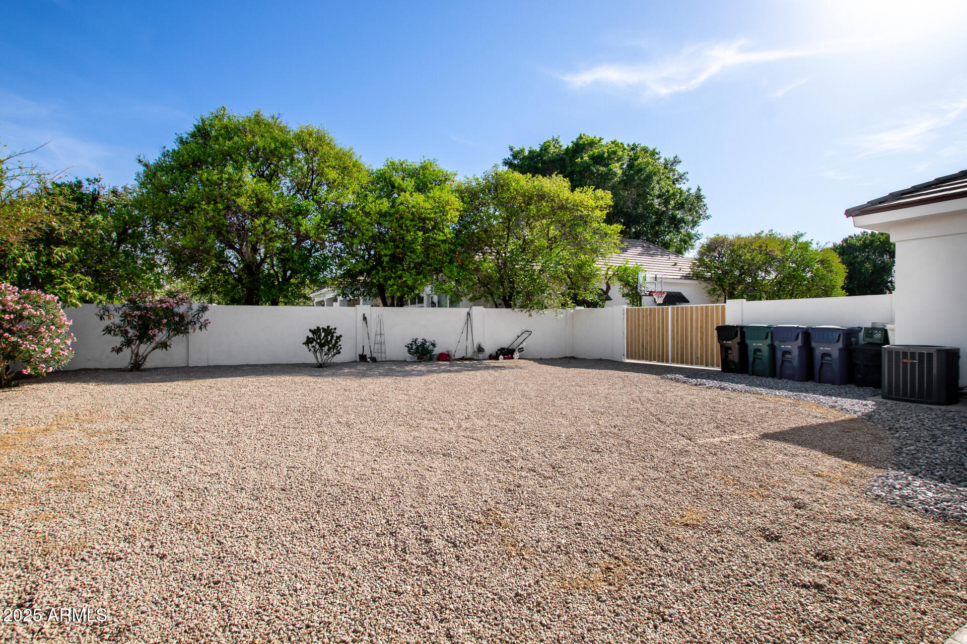 2625 N 24TH Street, 13