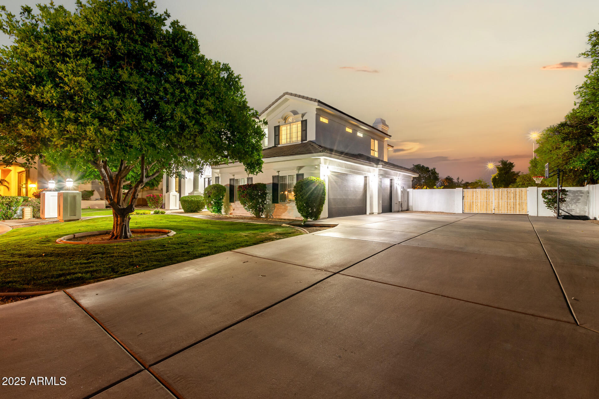 2625 N 24TH Street, 13