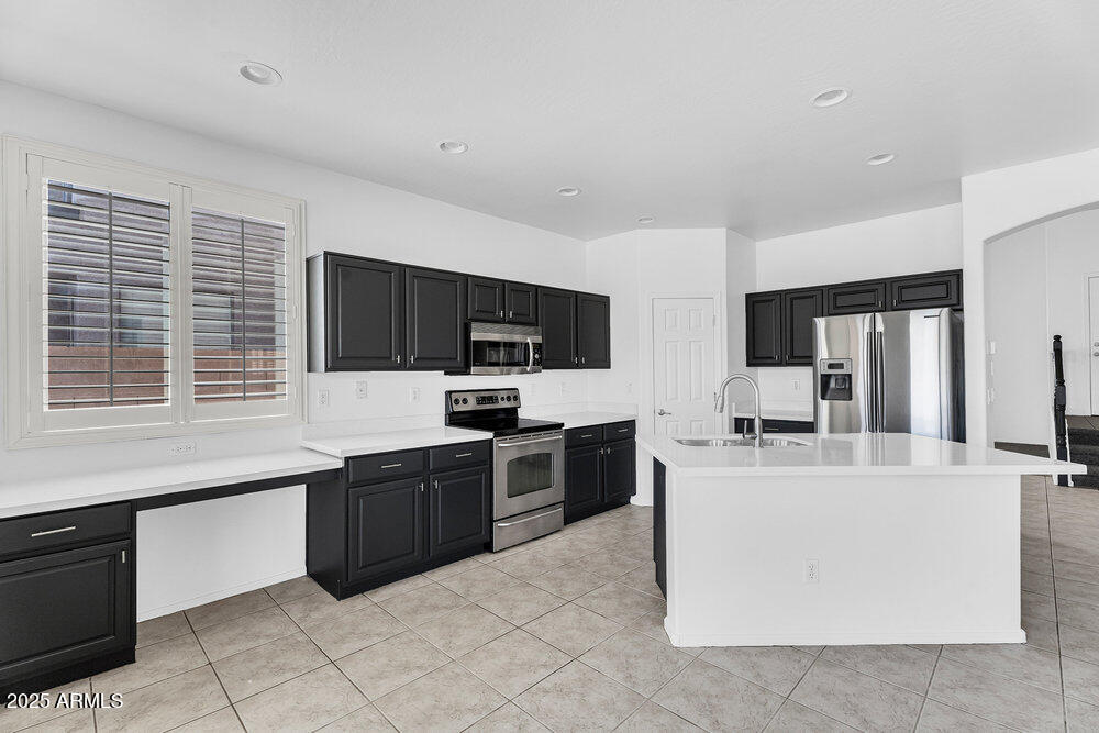 18525 N LARKSPUR Drive