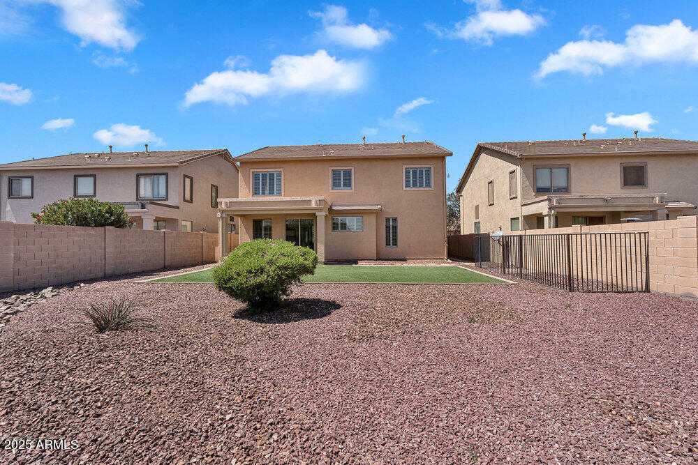 18525 N LARKSPUR Drive