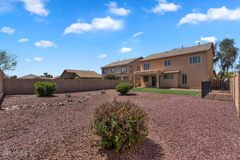 18525 N LARKSPUR Drive