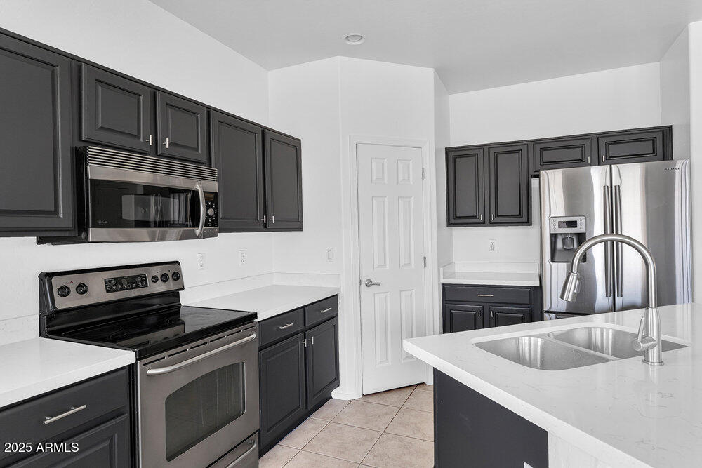 18525 N LARKSPUR Drive